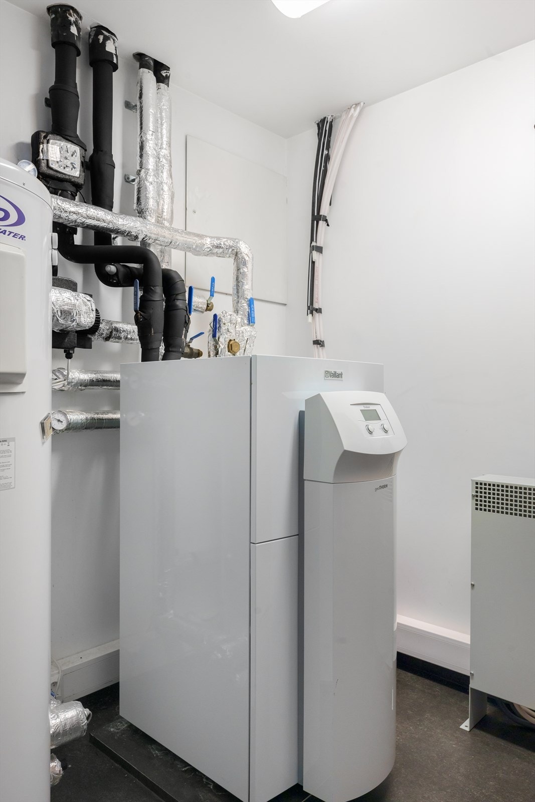 Teknisk rom-/bod i underetasjen. Huset holder høy standard, og har lave strømutgifter. Galleribilde