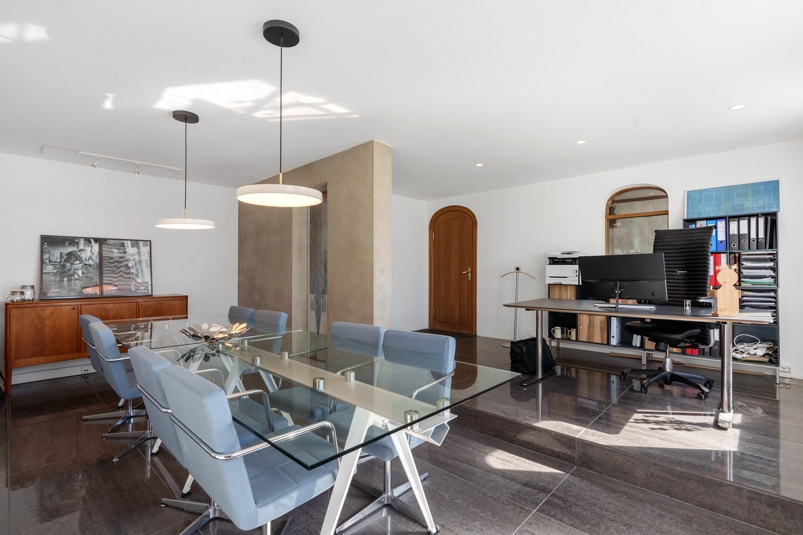 Kontor, tv-stue, bibliotek, her setter kun fantasien grenser Galleribilde