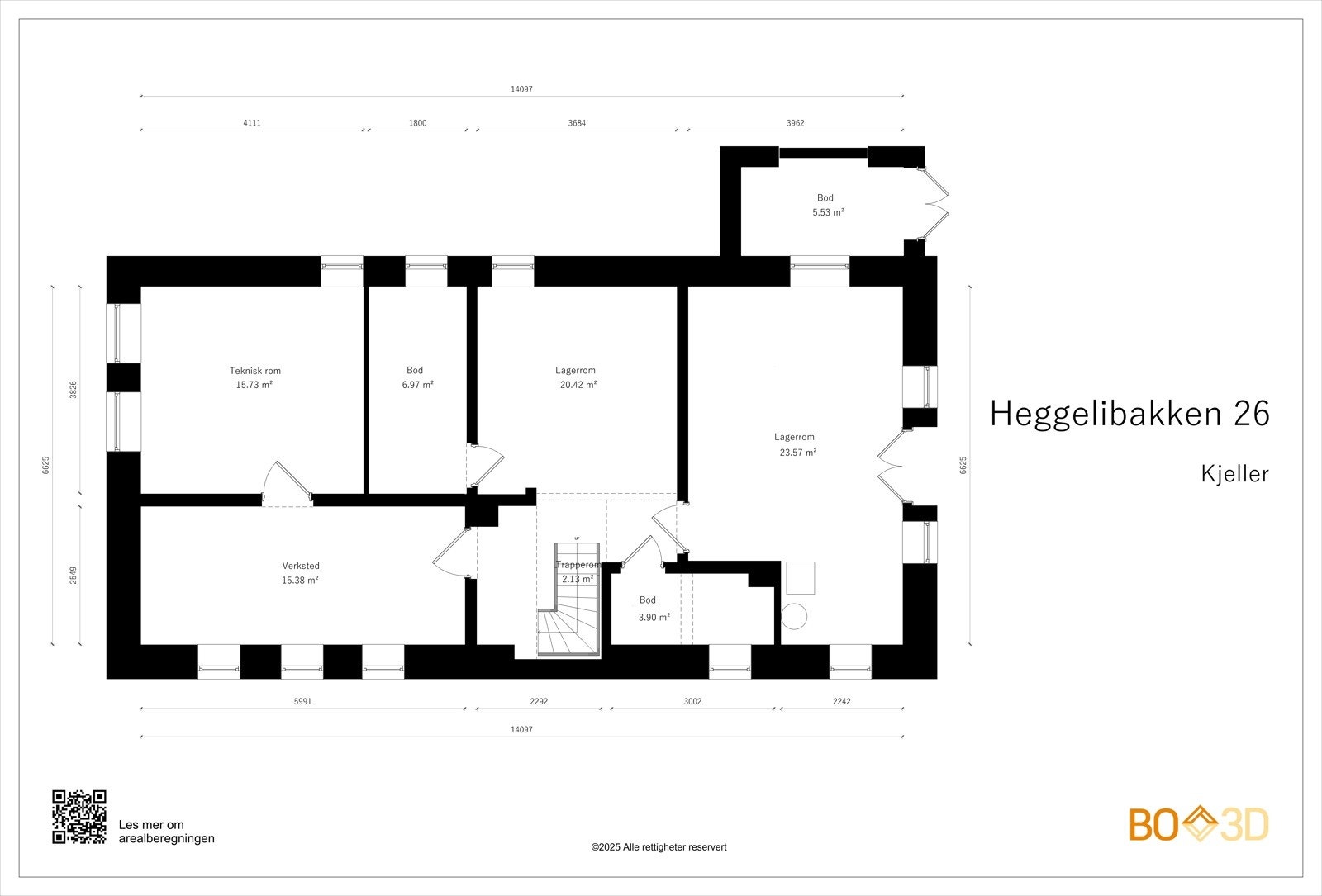 Planskisse kjeller: Etasjen måler 11 kvm og har inngang utenfra såvel som fra kjøkkenet i etasjen over. Takhøyden varierer fra 1,98-2,08 meter. Etasjen består av 6 boder/lagerrom/verksted/teknisk rom og det er vinduer i samtlige rom + utvendig bod. Galleribilde