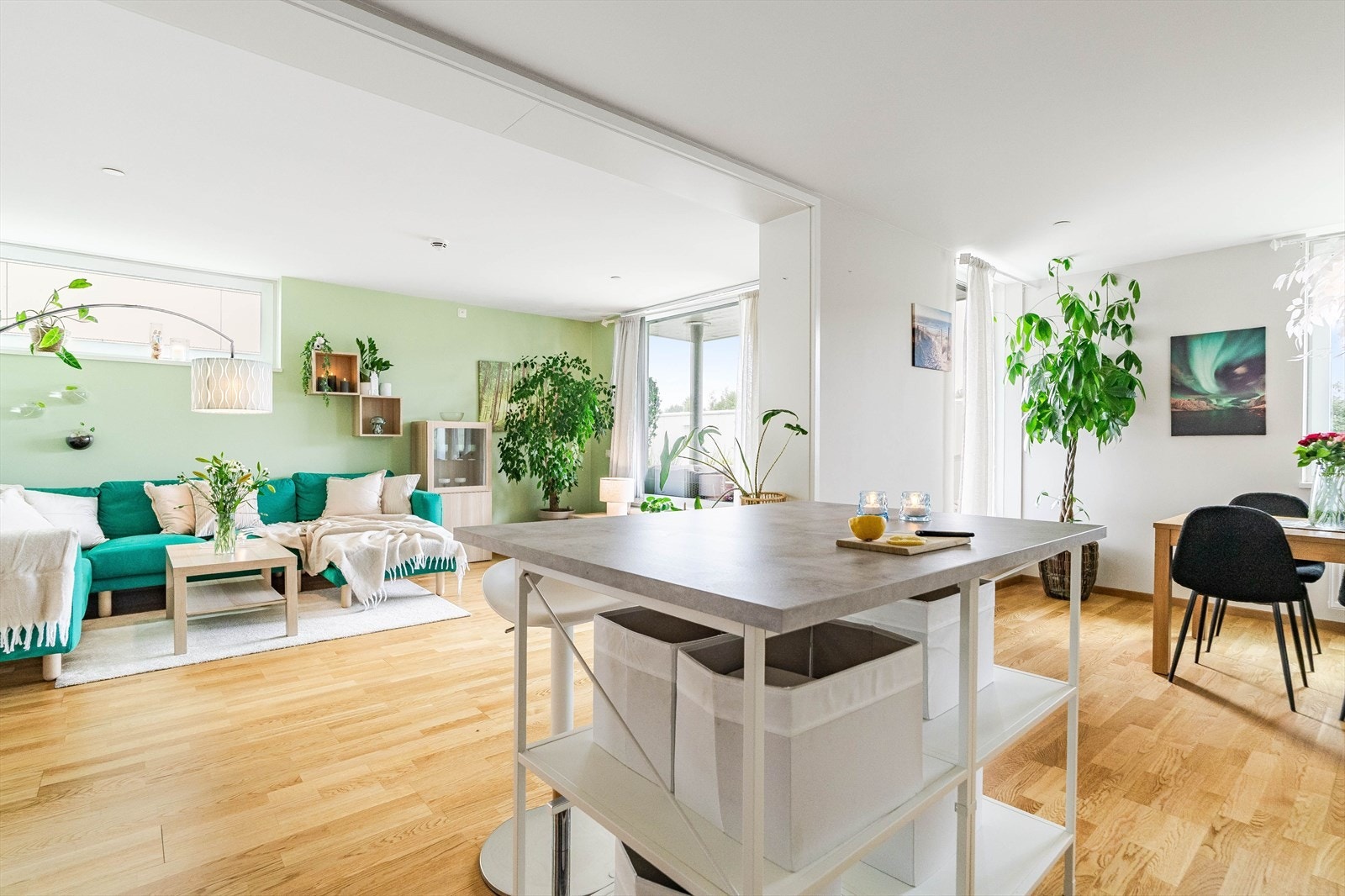 Stue/kjøkken området er på hele 40 kvm samlet. Galleribilde