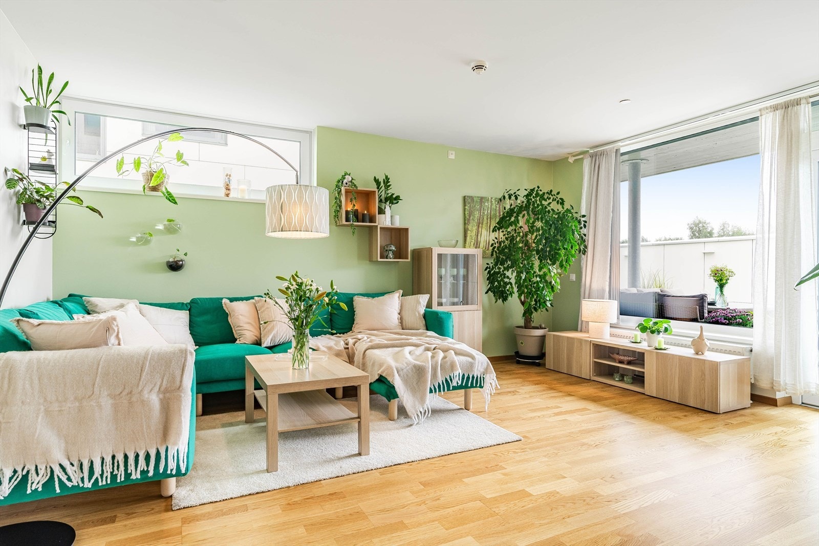 Stuen er romslig og tv/internett er inkludert i felleskostnadene. Galleribilde