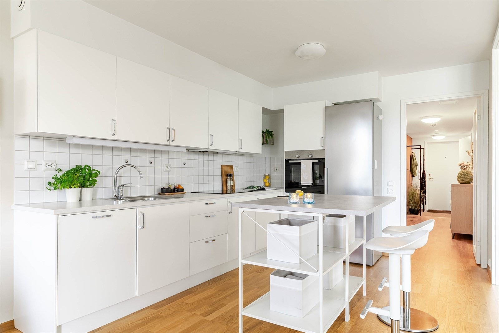 Flott stilrent kjøkken som har fått TG 1 fra takstmann. Galleribilde