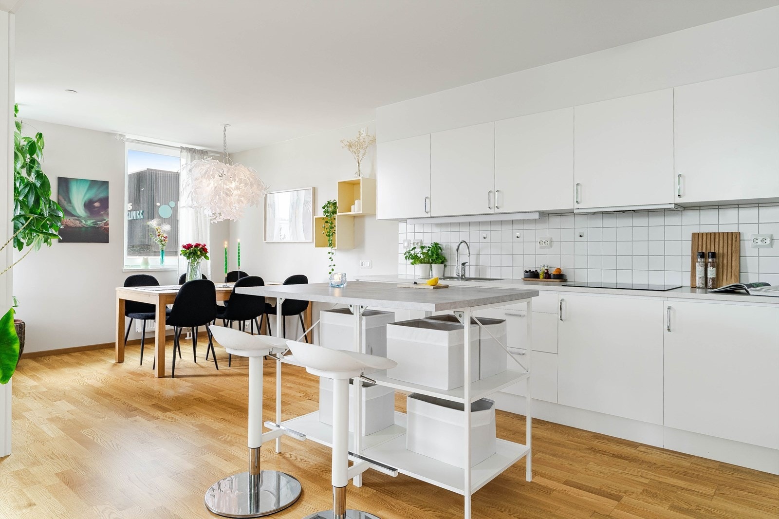 Der hvor spisestuen er i dag er det muligheter for å etablere ekstra soverom. Galleribilde