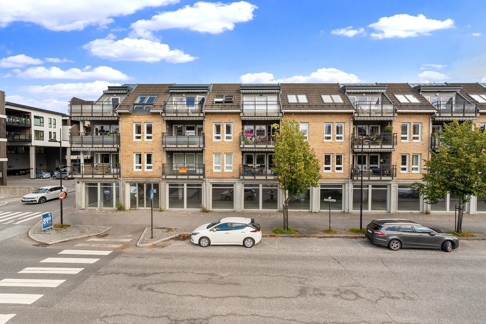 - Leiligheten har også livsløpsstandard, som gjør at den kan passe for alle i forskjellige alder/livssituasjoner - Galleribilde