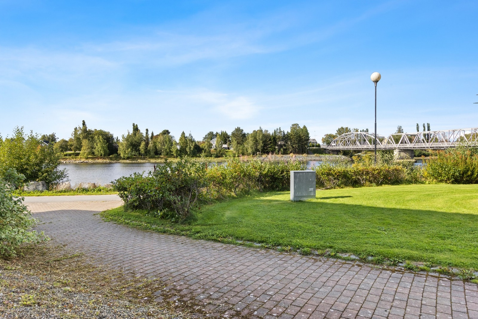 Utsikt fra uteplass. Galleribilde