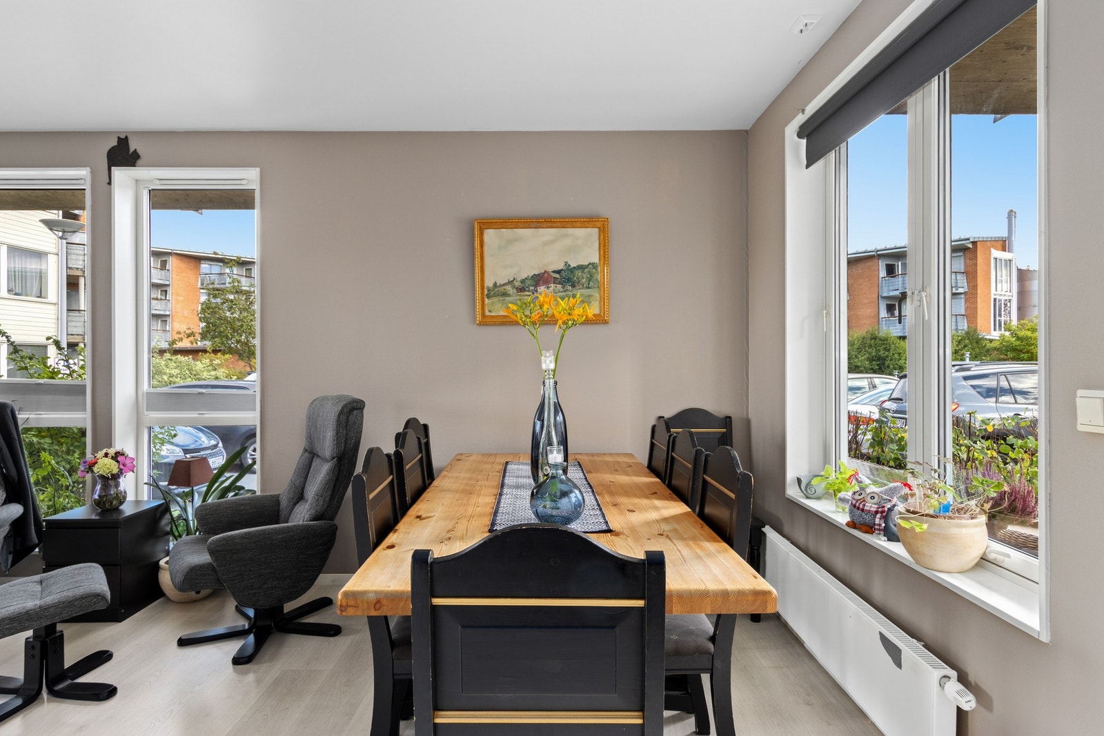 Spiseplass/spisestue. Galleribilde