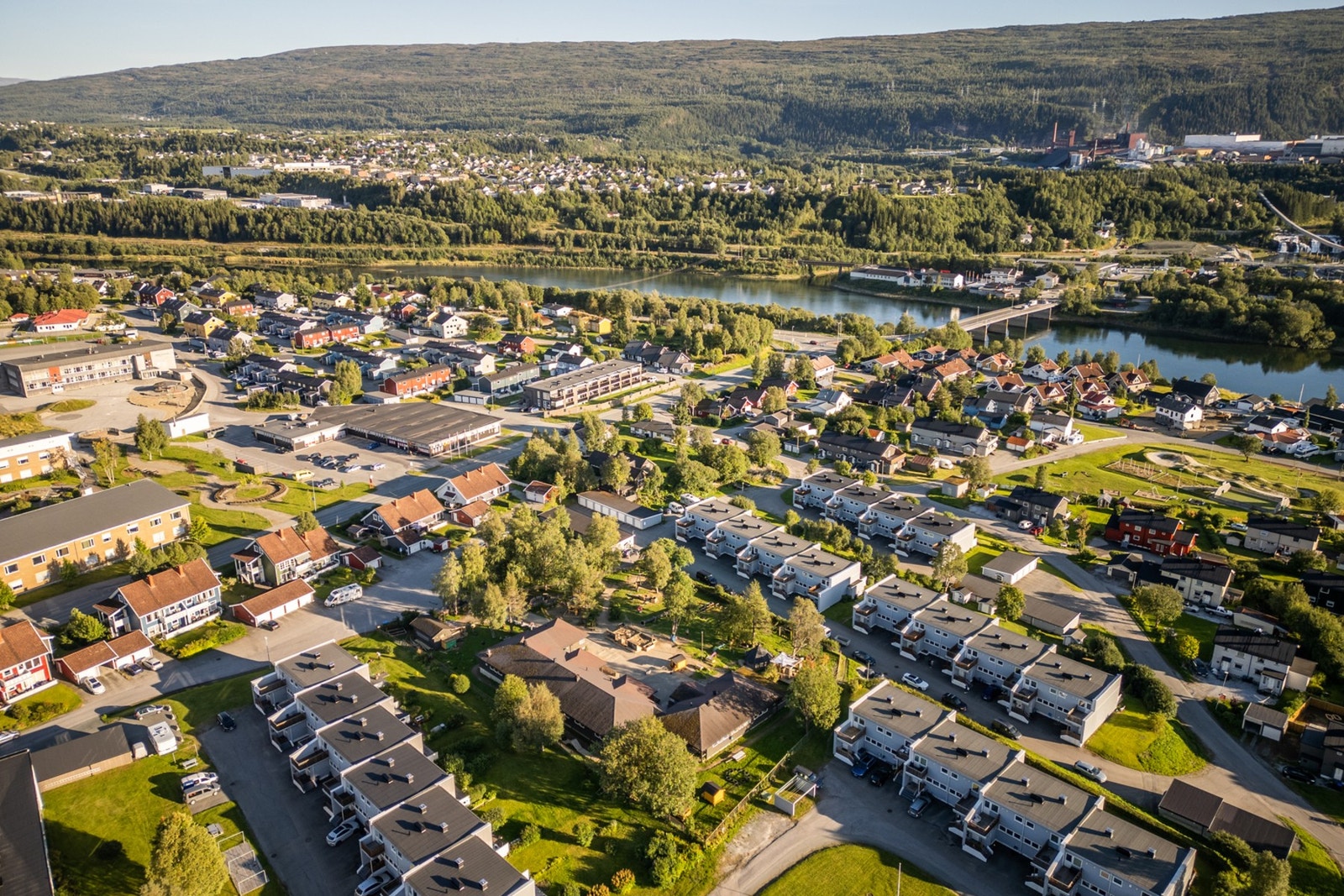 Gangavstand til dagligvarehandelen, barnehager og skole Galleribilde