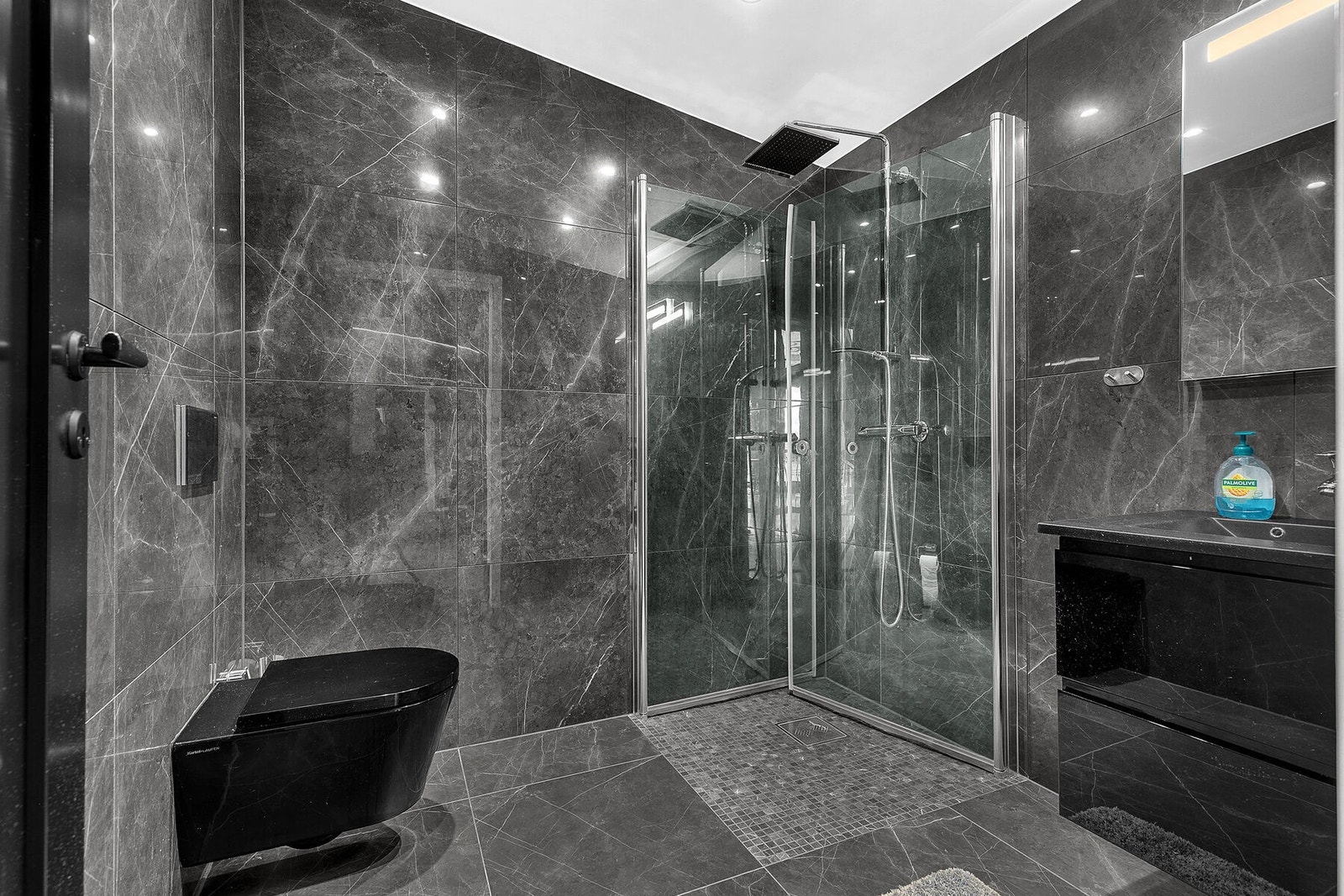 Bad ved entré Galleribilde