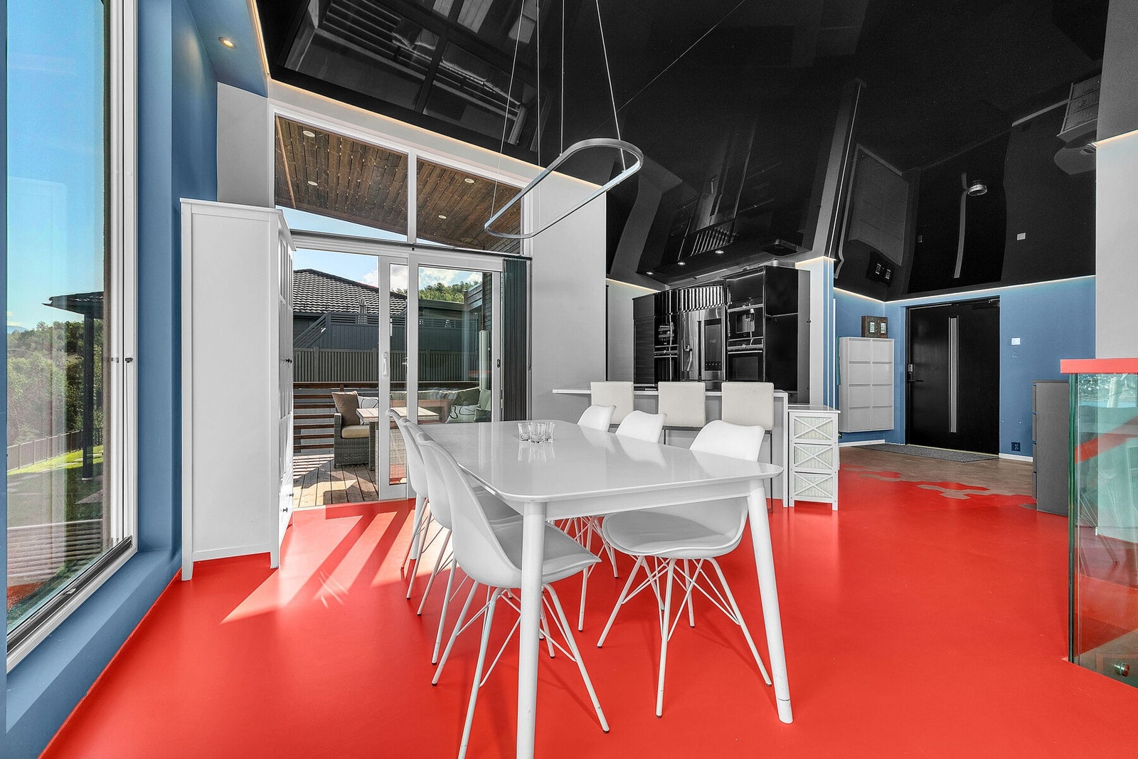 Åpen løsning mot kjøkkenet Galleribilde