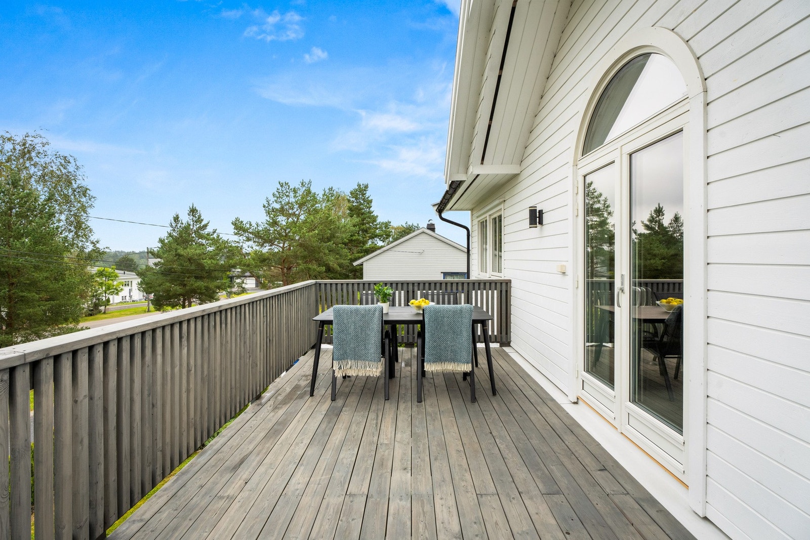 Her er det god plass til utemøbler. Galleribilde