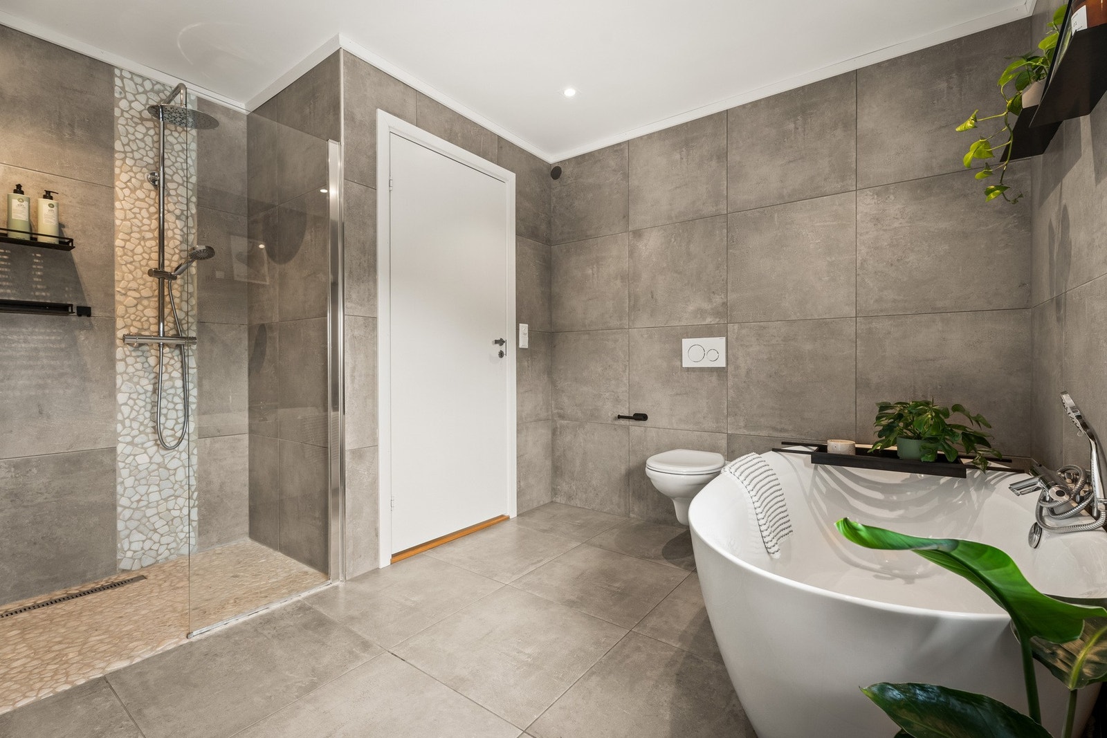 Stilrent bad med fliser. Galleribilde