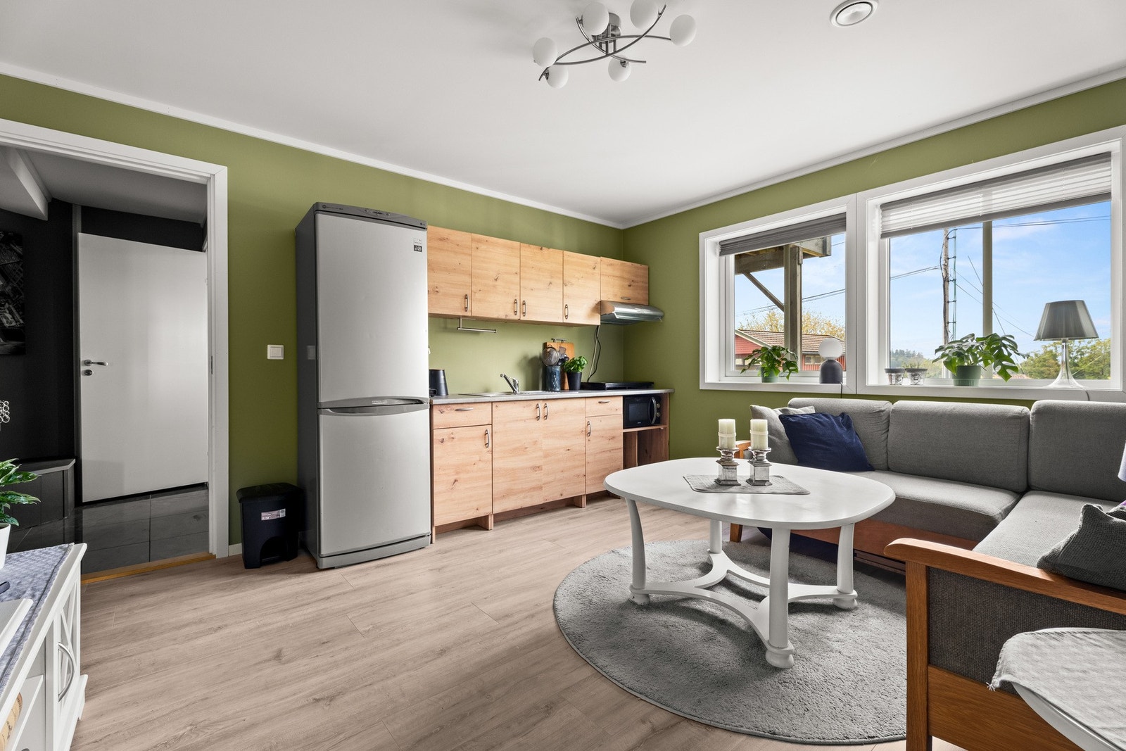 Stue kombinert med hybelkjøkken. Galleribilde