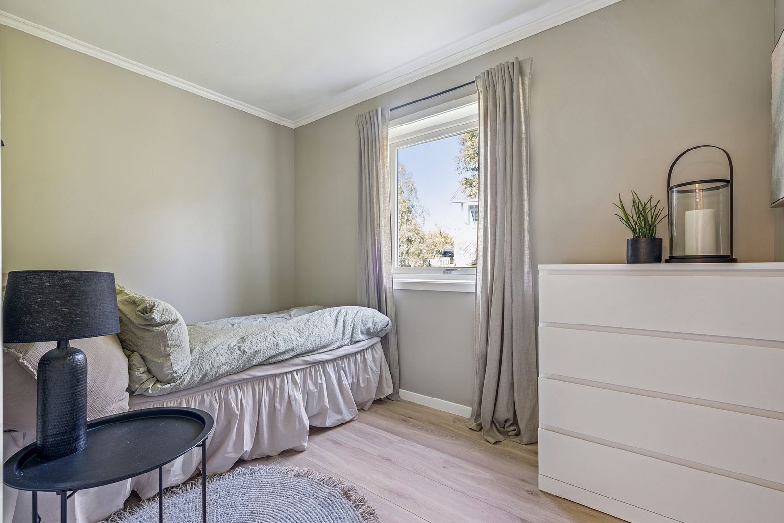 Et noe mindre soverom i enden av gangen. Galleribilde