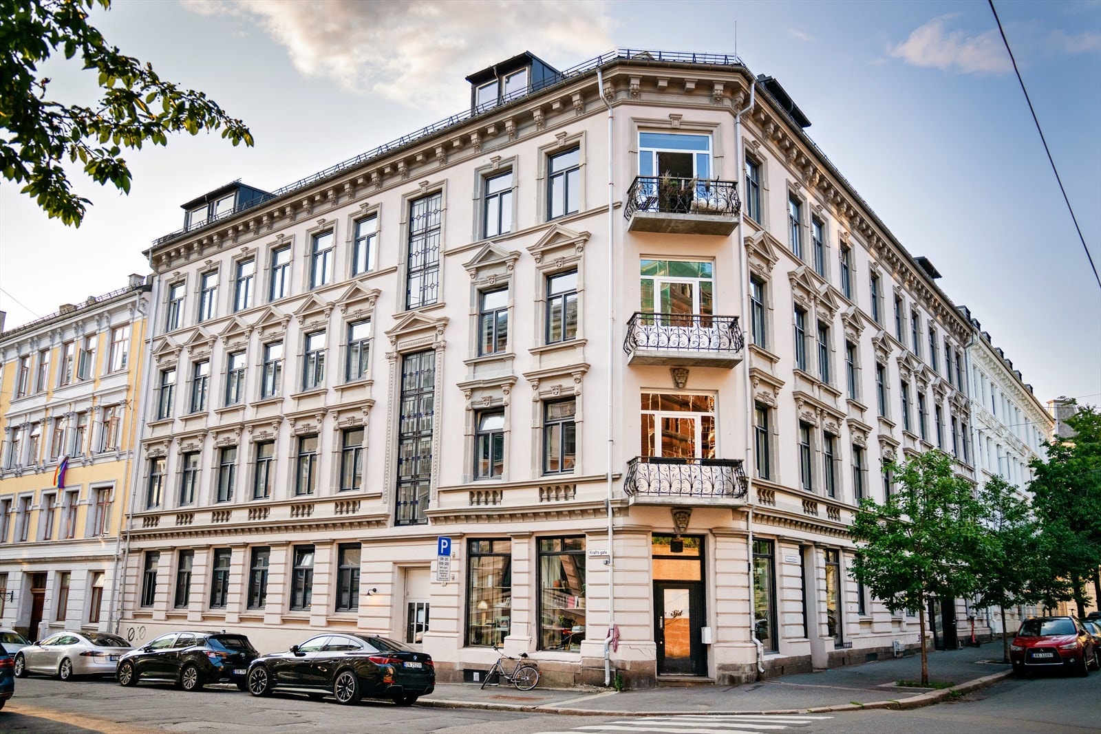 Attraktiv beliggenhet på Bislett/St. Hanshaugen med kort vei til dagligvare, butikker, apotek, treningssenter og offentlig kommunikasjon. Galleribilde