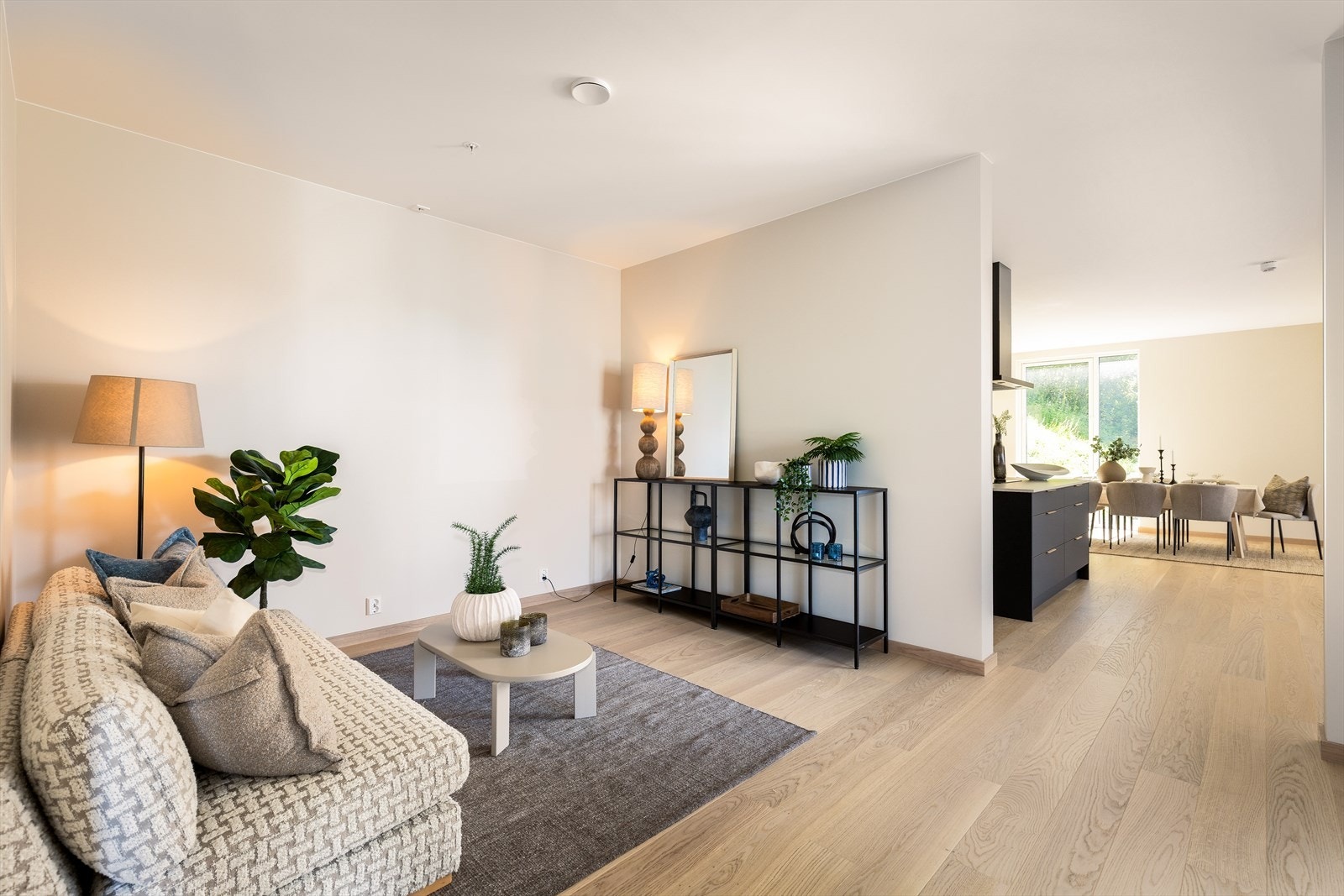 Videre inn er det en koselig mellom-stue eller bibliotek om du vil! Galleribilde