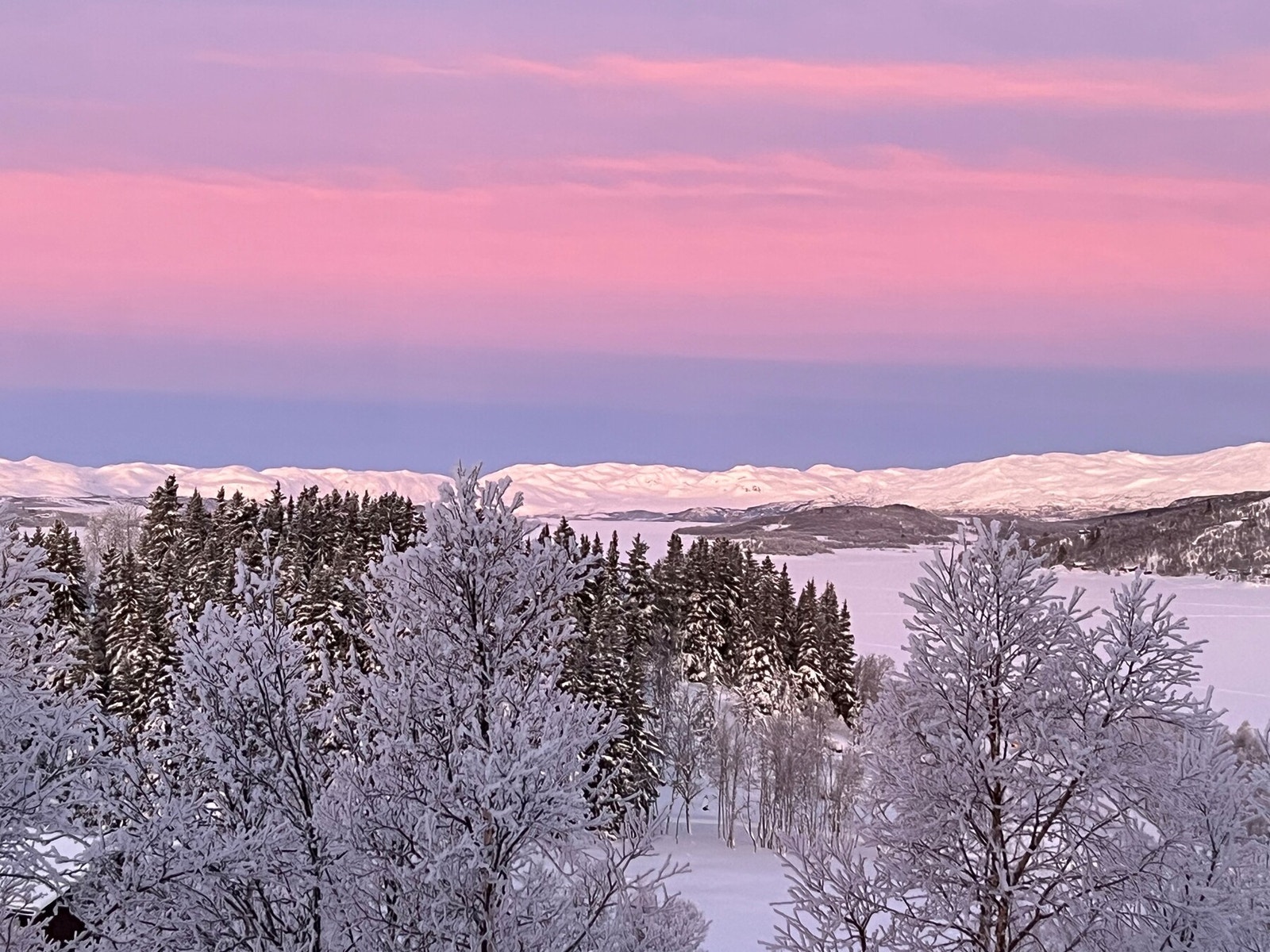 Nydelig kveldshimmel over Møsvatn (selgers bilde) Galleribilde