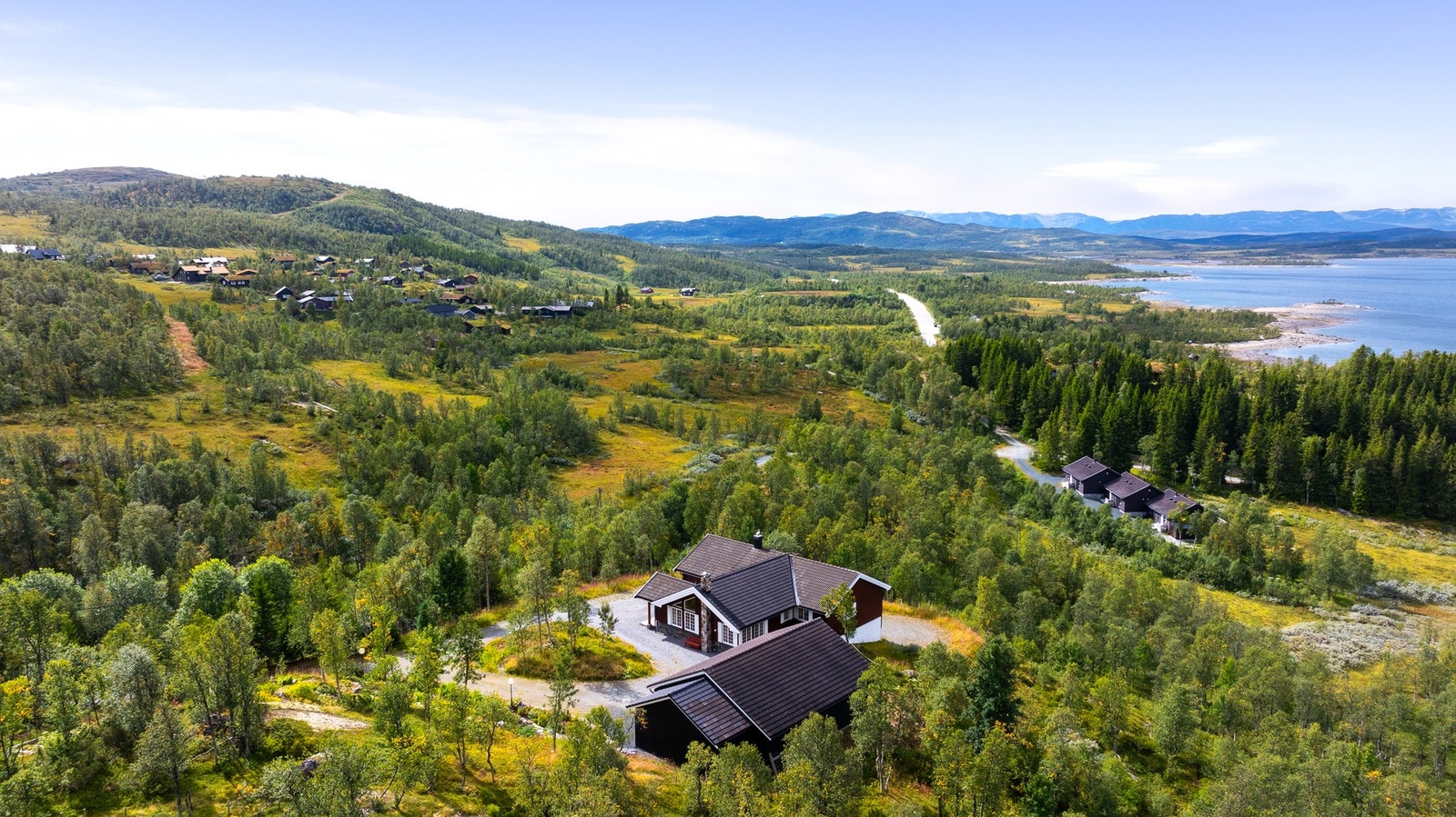 Uendelig med turmuligheter og aktiviteter i nærheten. En flott beliggenhet hele året Galleribilde