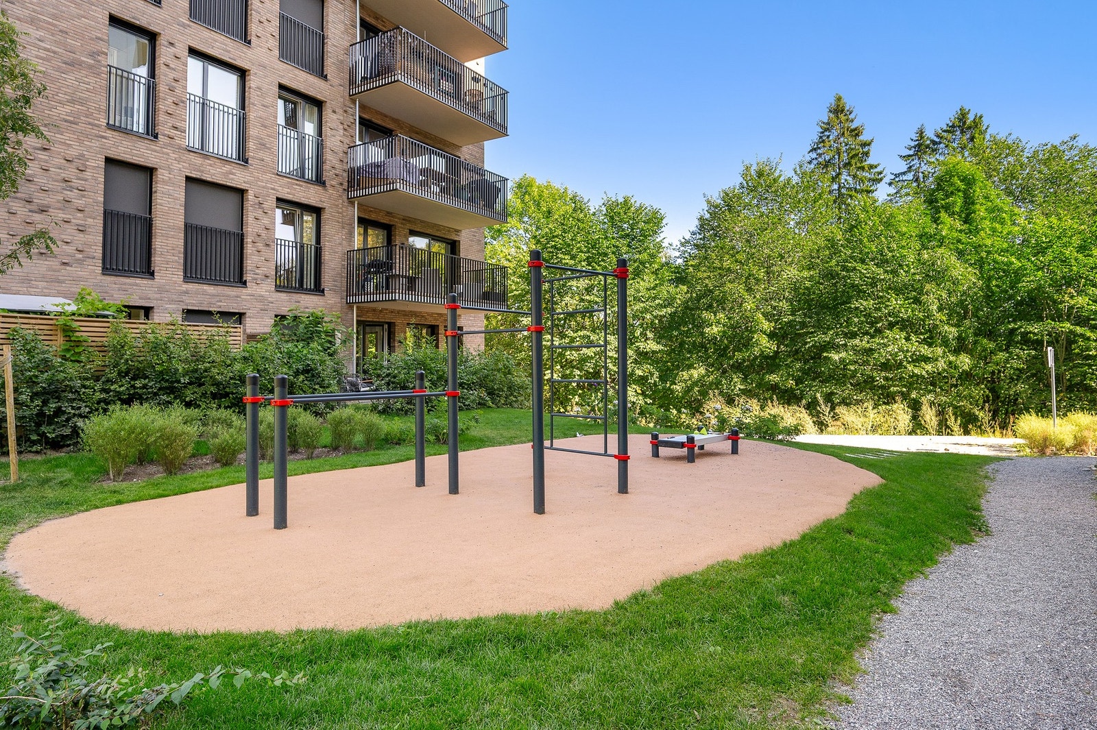 Det er tilgang til gode fasiliteter og fellesarealer i sameiet. Galleribilde