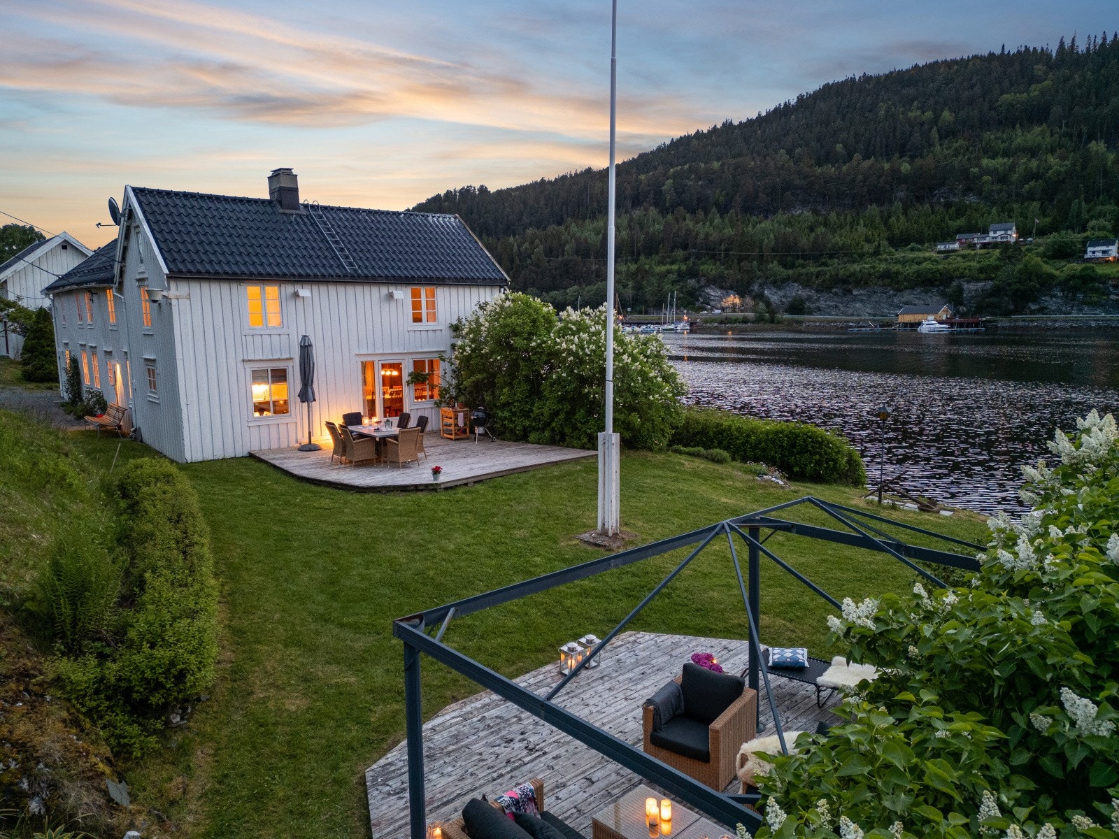 Eiendommen har blitt benyttet som fritidsbolig de siste tiårene, men har en lang og innholdsrik historie innen fiskenæringen på Frosta. Galleribilde