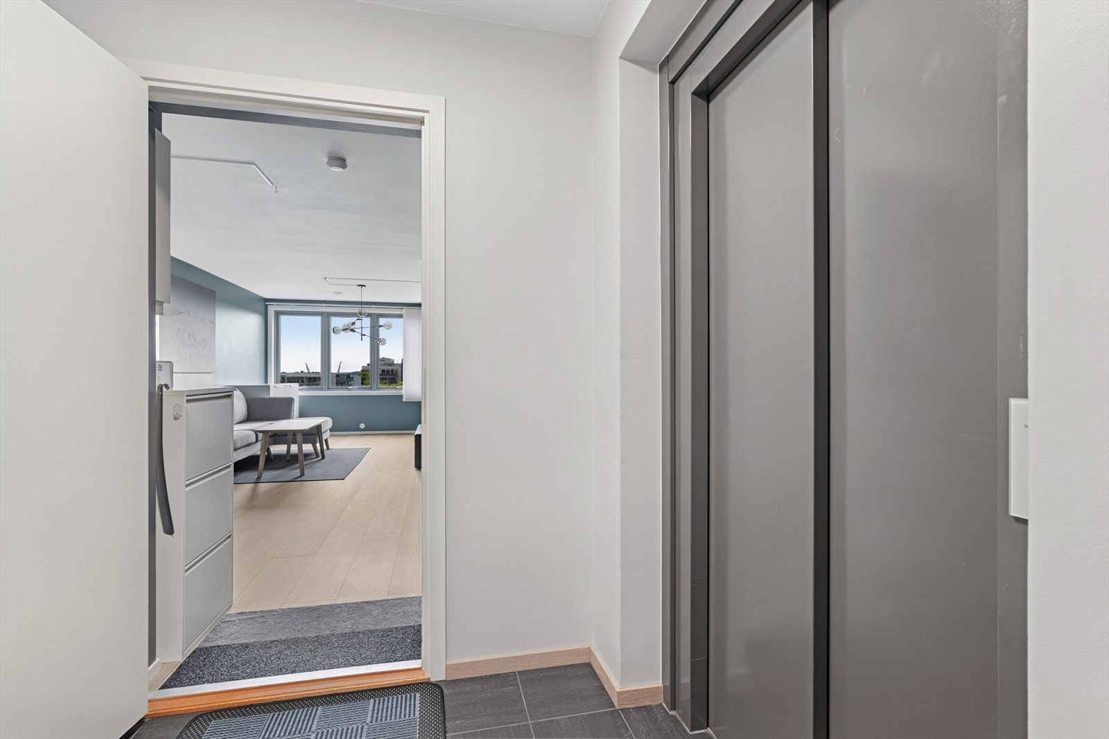 Det er heis i bygget. Galleribilde