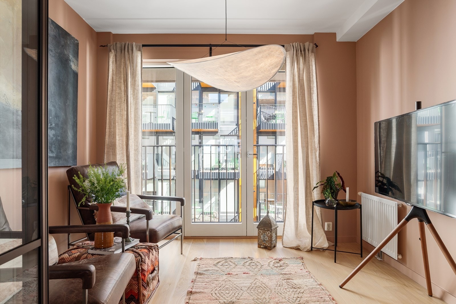 Fransk balkong i TV-stuen. Galleribilde