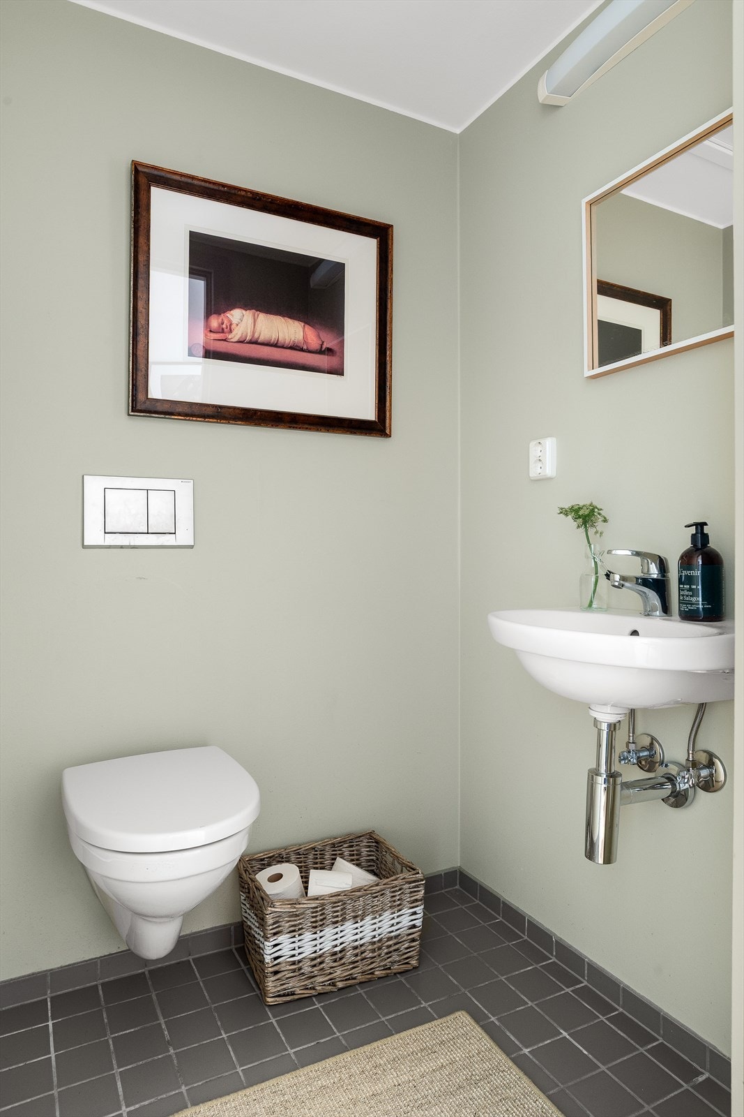 Praktisk separat toalettrom. Galleribilde