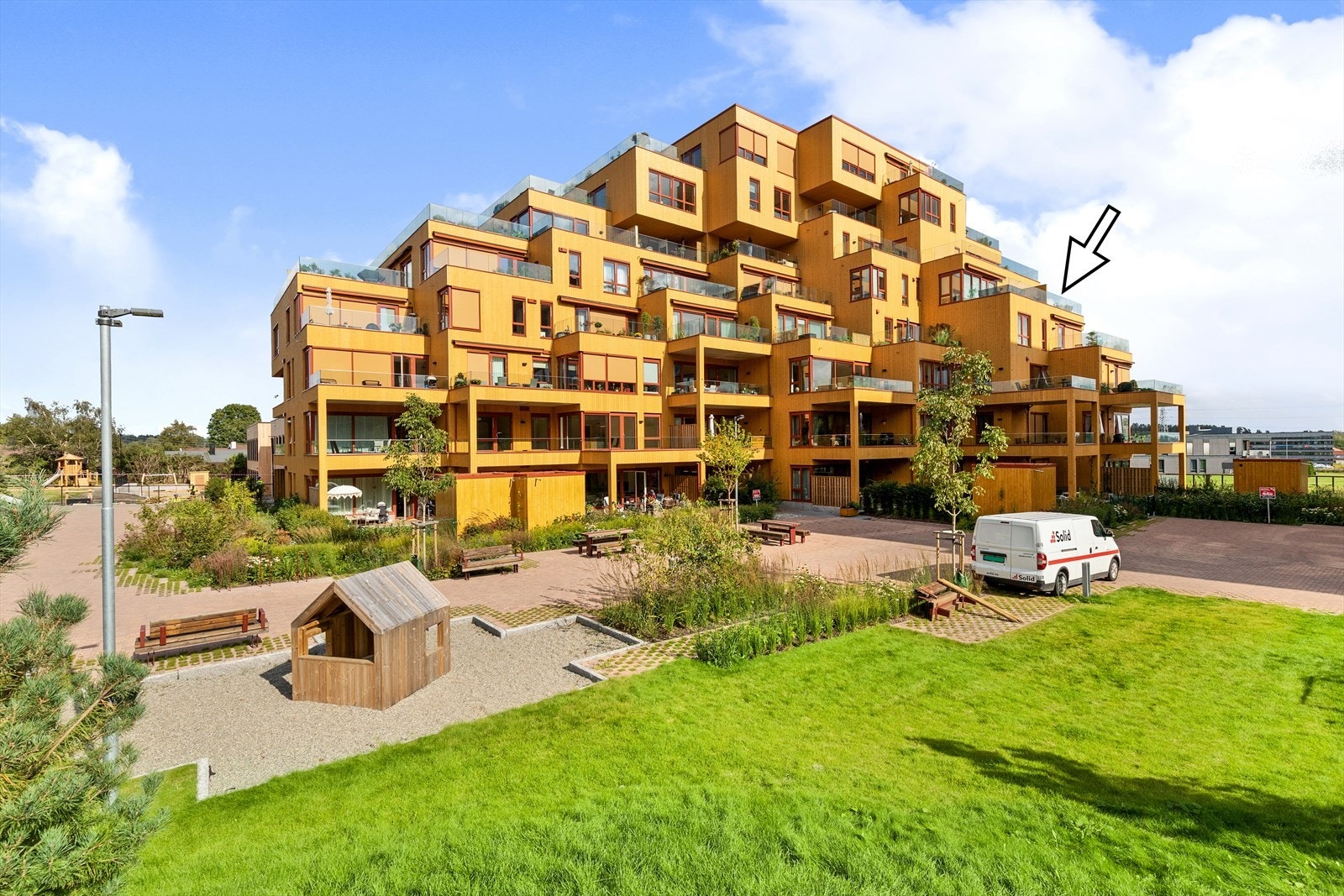 Fasade. Leiligheten er markert med pil. Galleribilde