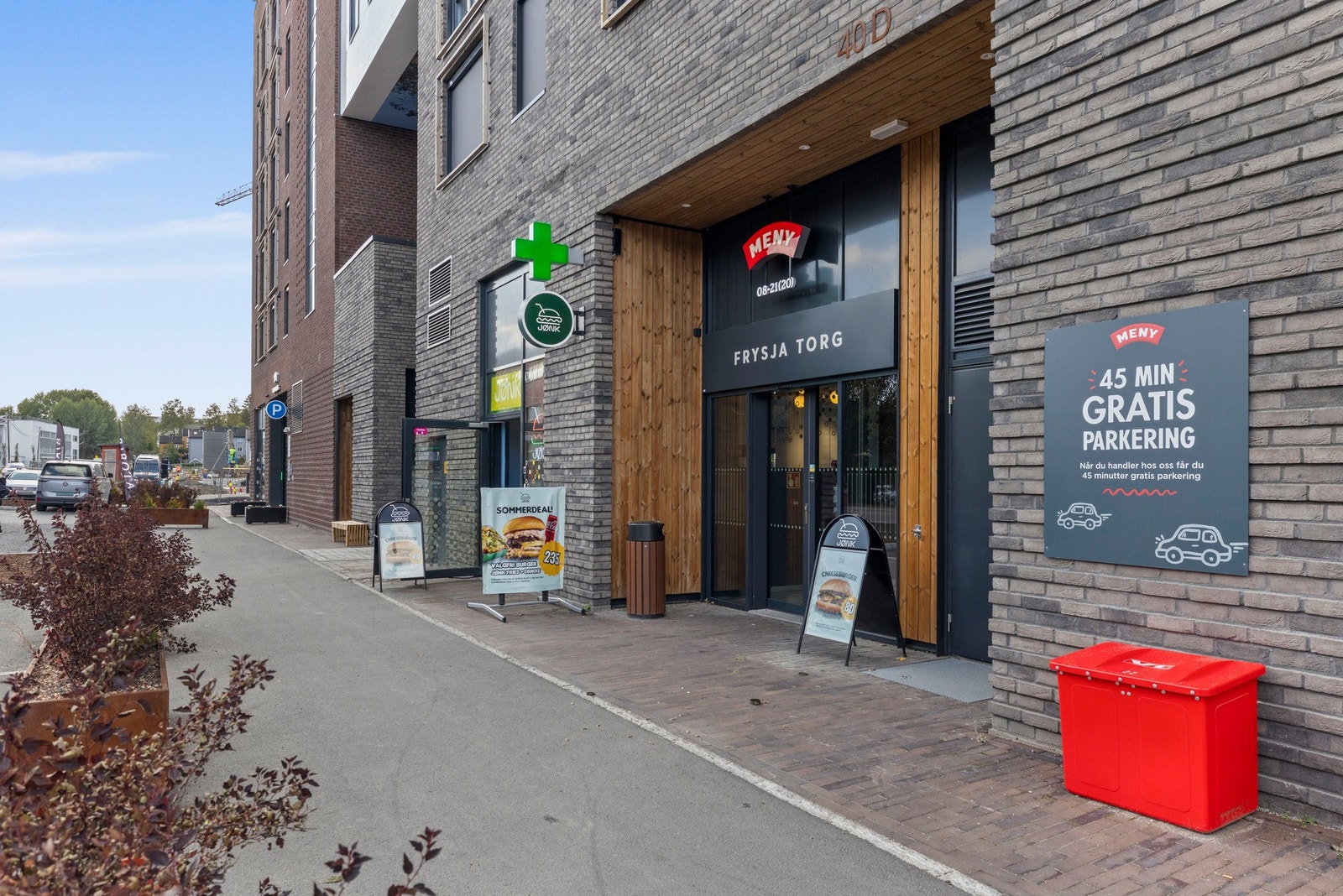 - Du finner flere matbutikker 5-10 min unna fra leiligheten - Galleribilde