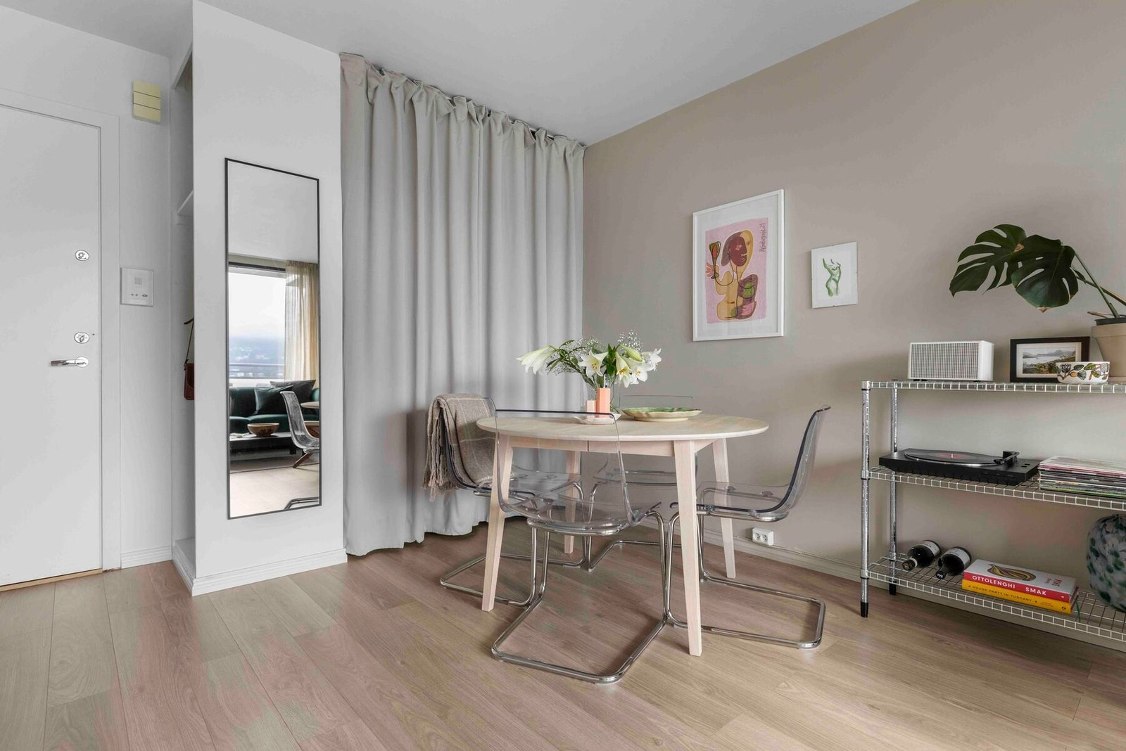 - Dette er en praktisk og lettstelt leilighet, perfekt for studenter eller førstegangskjøpere - Galleribilde