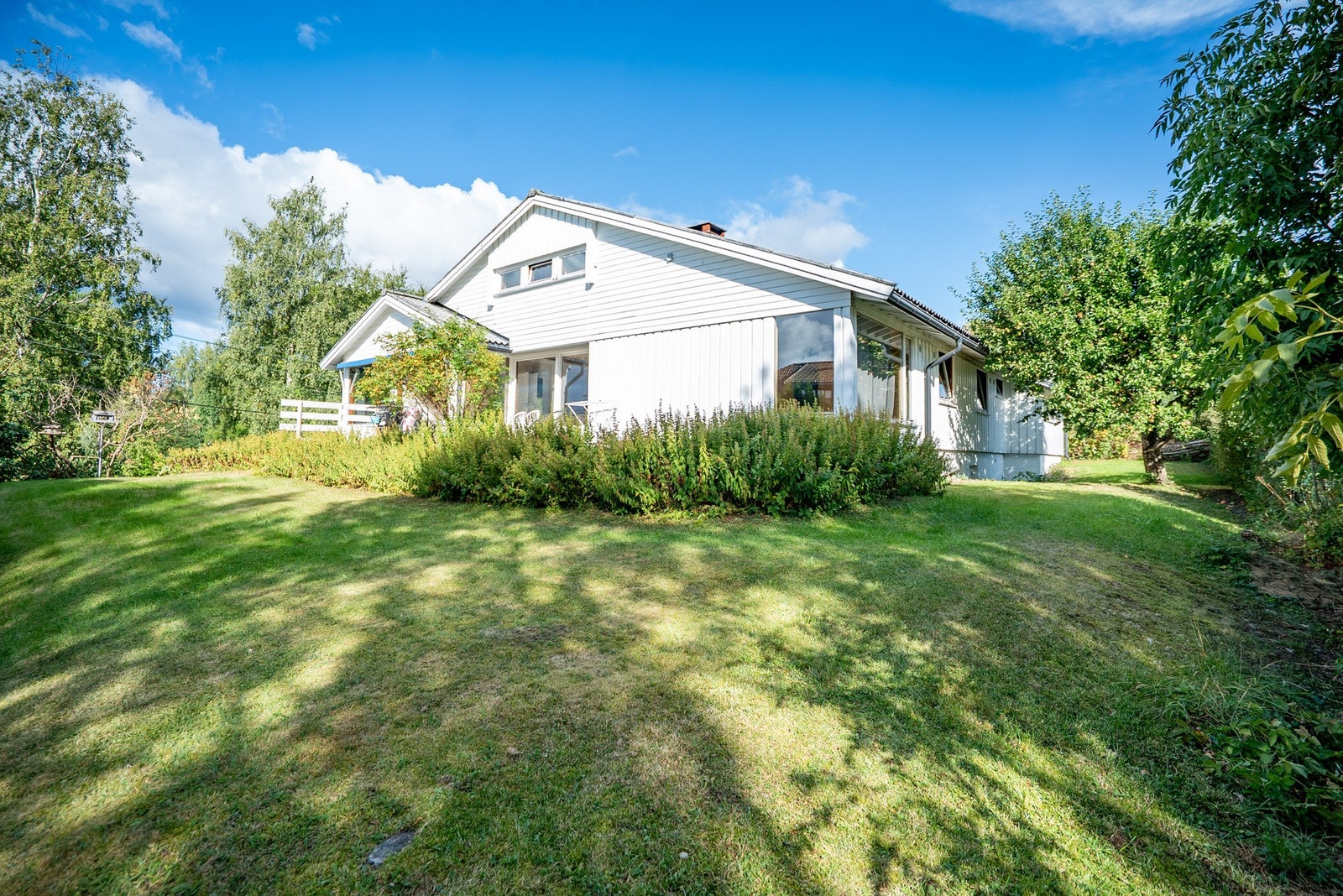 Eiendommene har etterspurt og barnevennlig område, uten gjennomgangstrafikk. Galleribilde