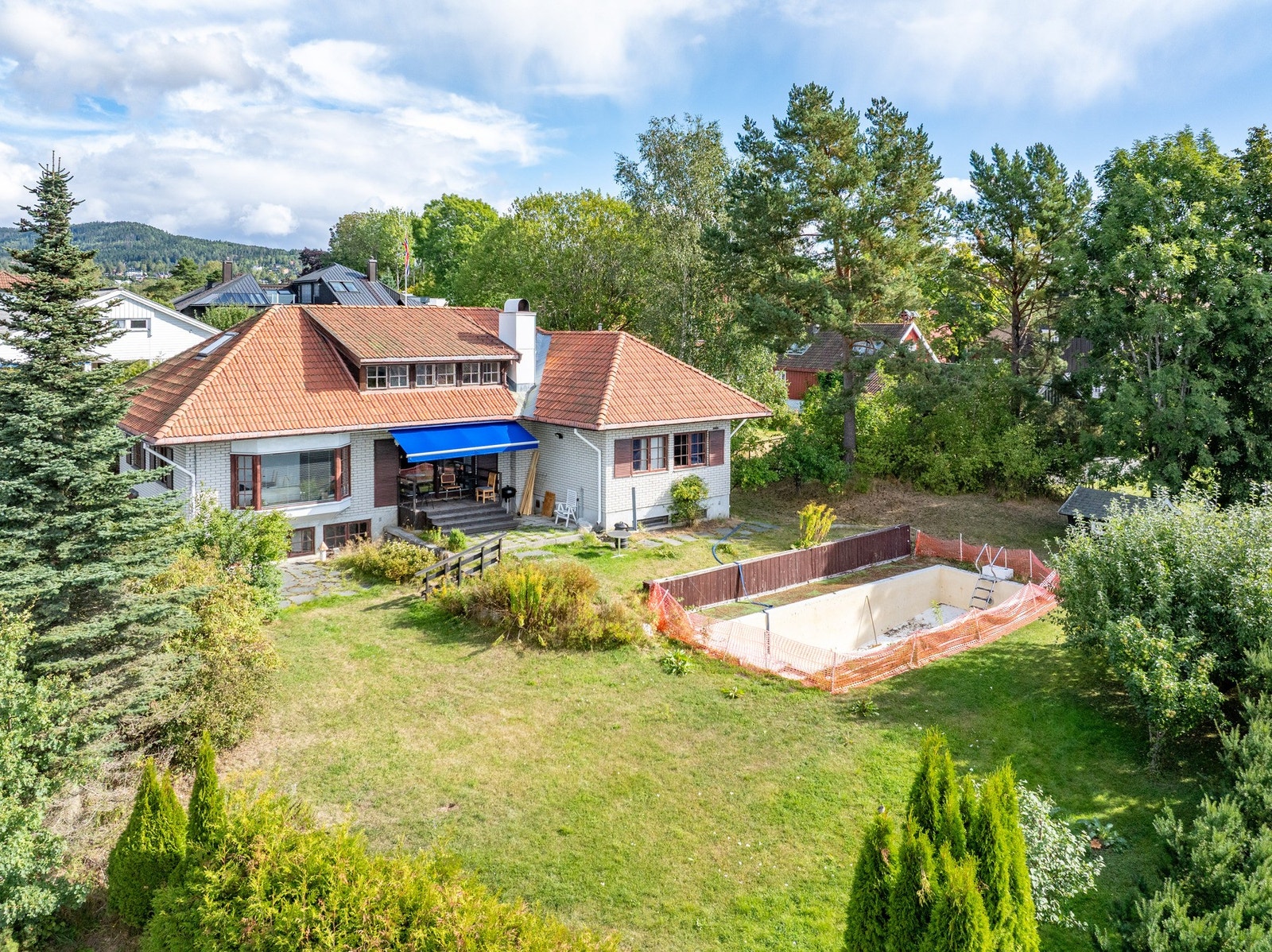 Bamseveien 26 er på 1298 kvm. Galleribilde