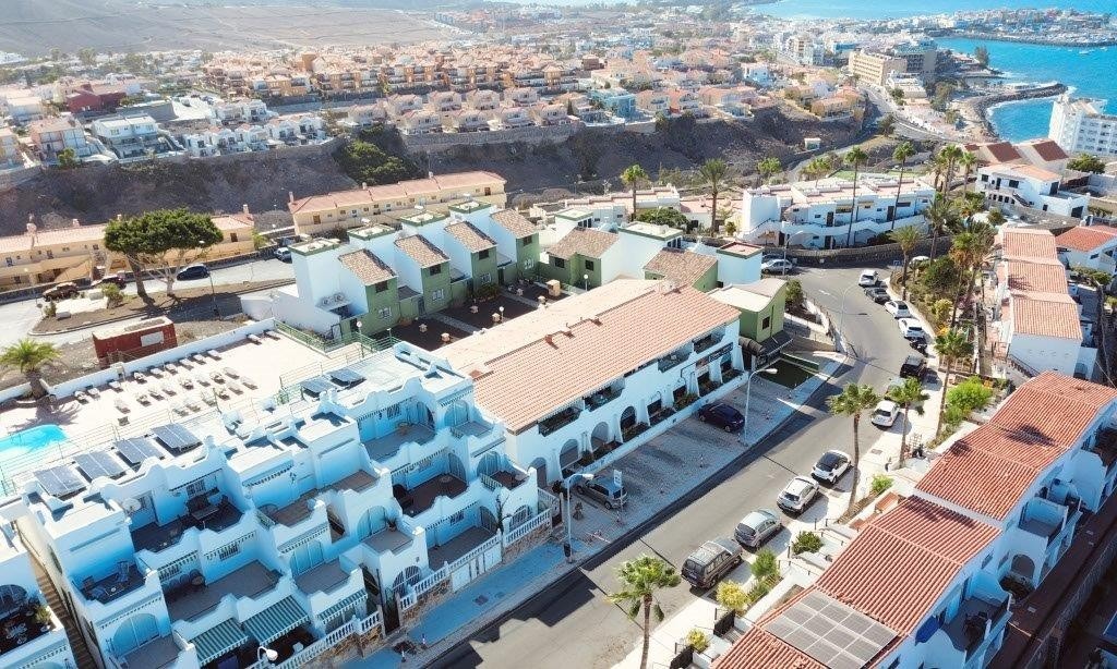 Arguineguin by oppe til høyre i bildet Galleribilde