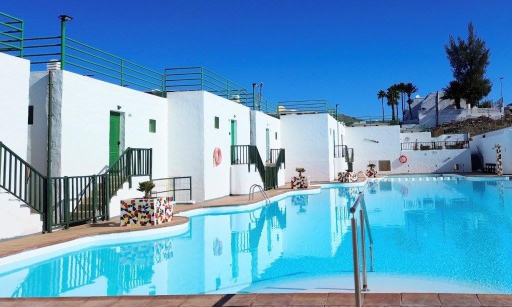 Barnebasseng i ene enden Galleribilde