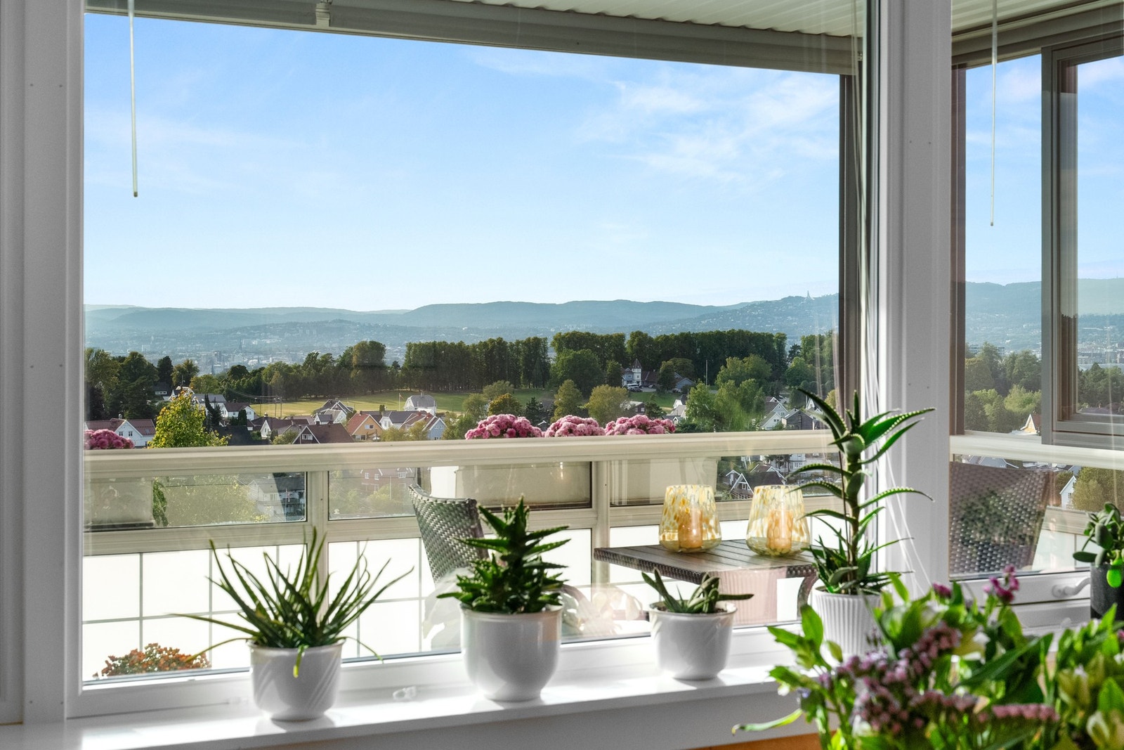 Herlig utsikt også fra stuen. Galleribilde