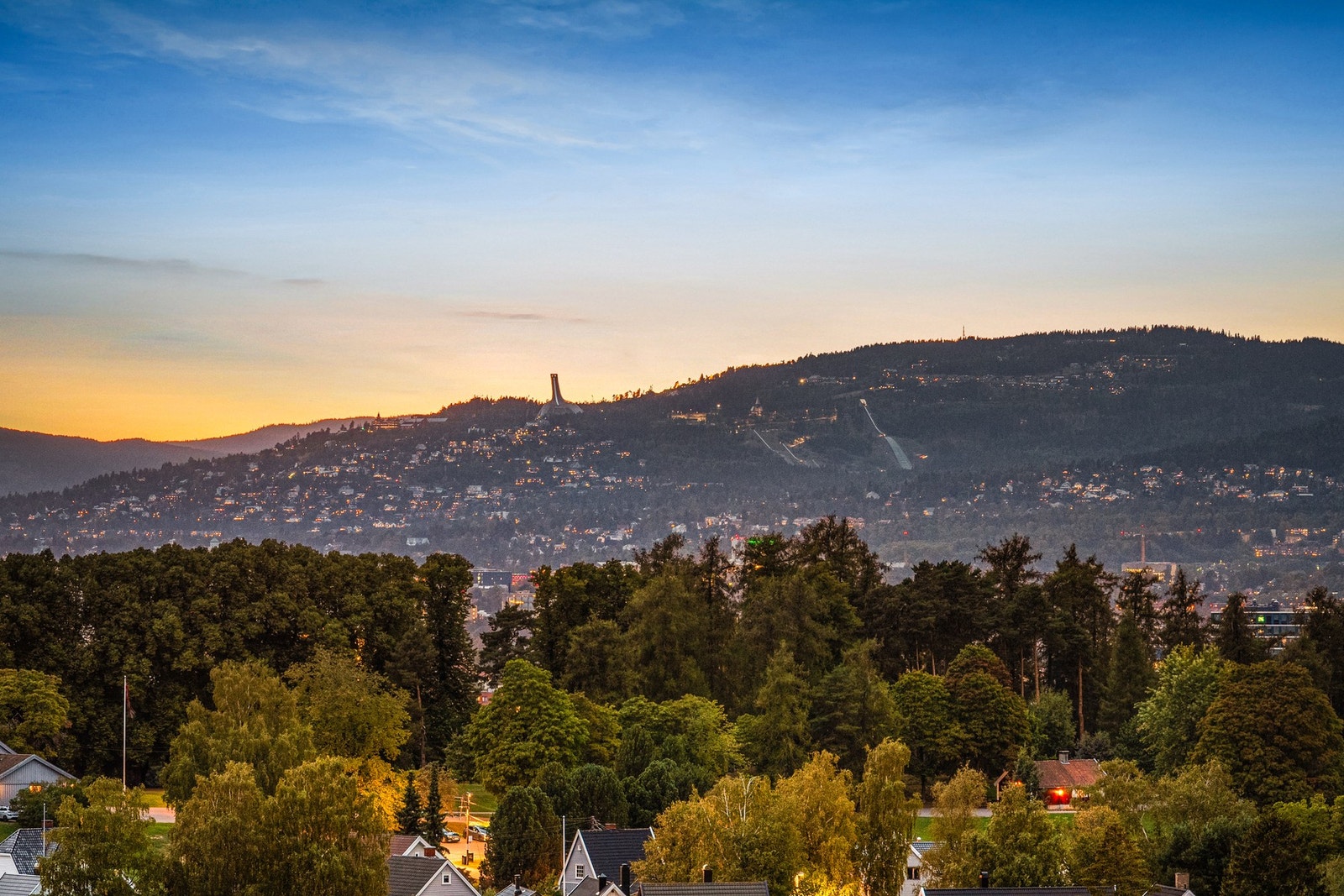 Utsikt mot Holmenkollen i det fjerne. Galleribilde