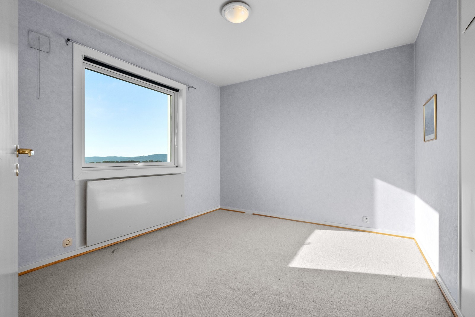 Leiligheten har to gode soverom, begge med store vindusflater og herlig utsikt. Galleribilde