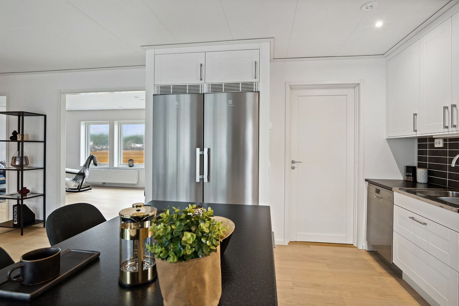 Fra kjøkkenet er det direkte adkomst til vaskerommet. Galleribilde