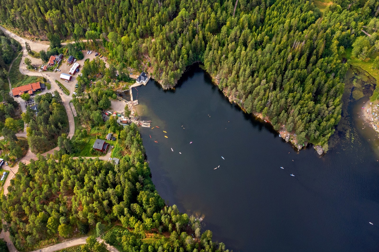 Populært rekreasjonsområde med stier, natur og dyreliv. Galleribilde