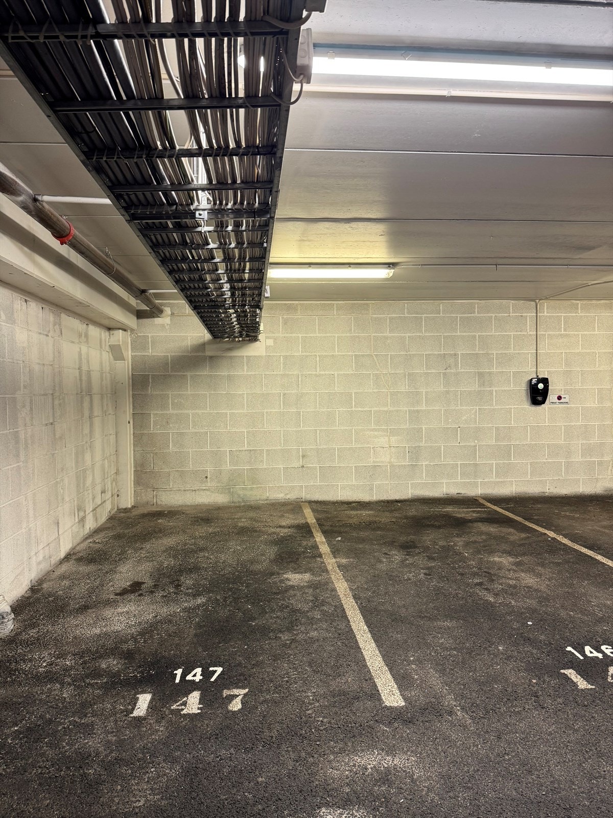 Plass 147. Mulighet for lading av el-bil Galleribilde