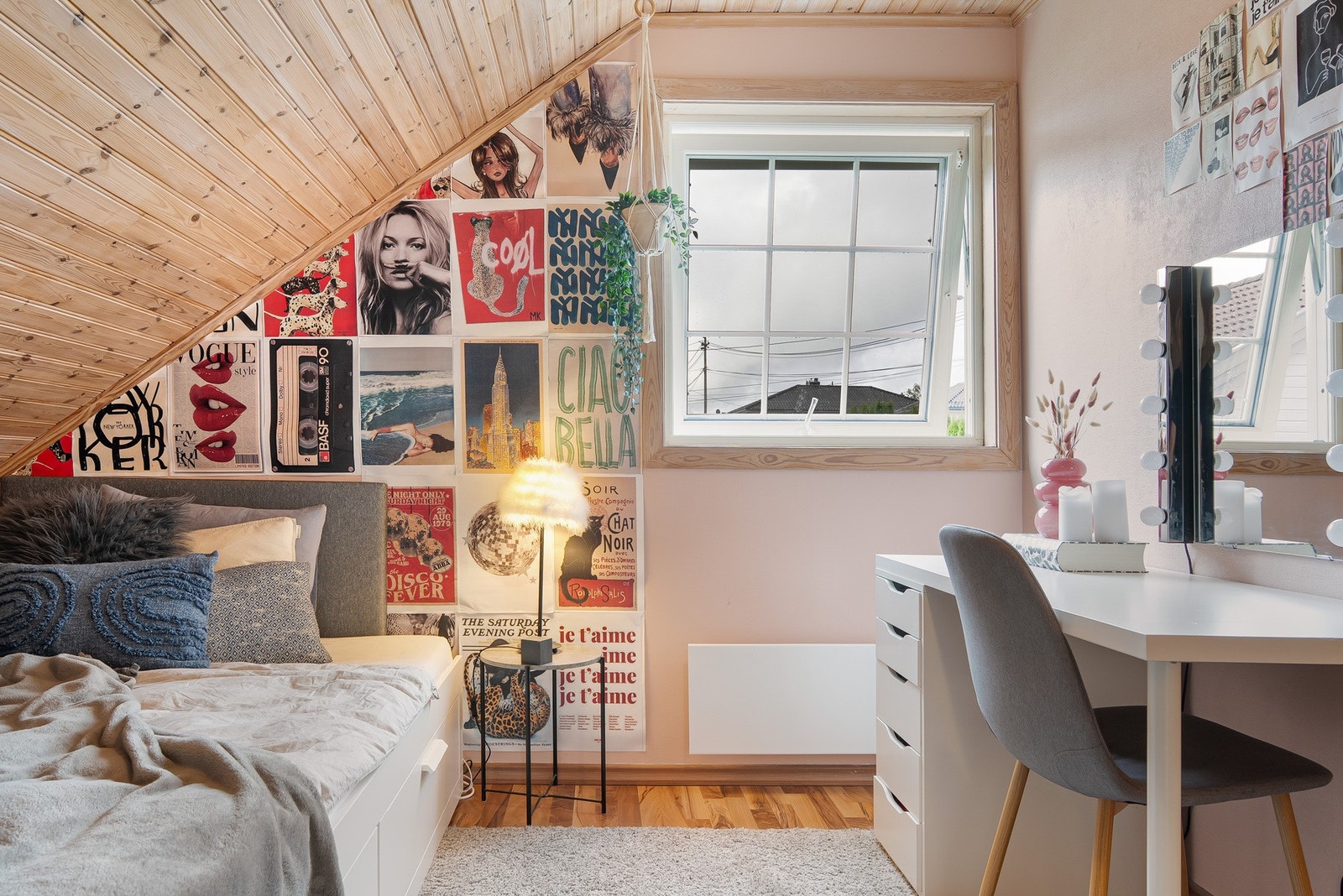 Soverom to av to i andre etasje. Galleribilde