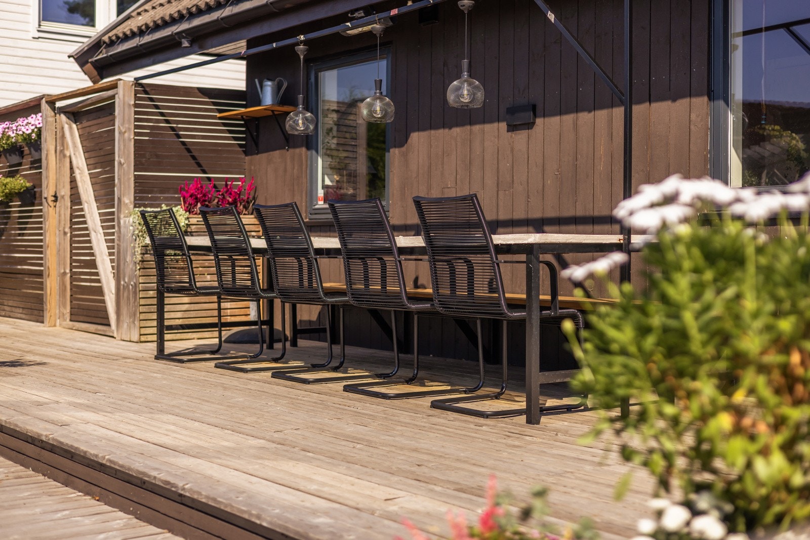 Plass til stort spisebord på platting Galleribilde