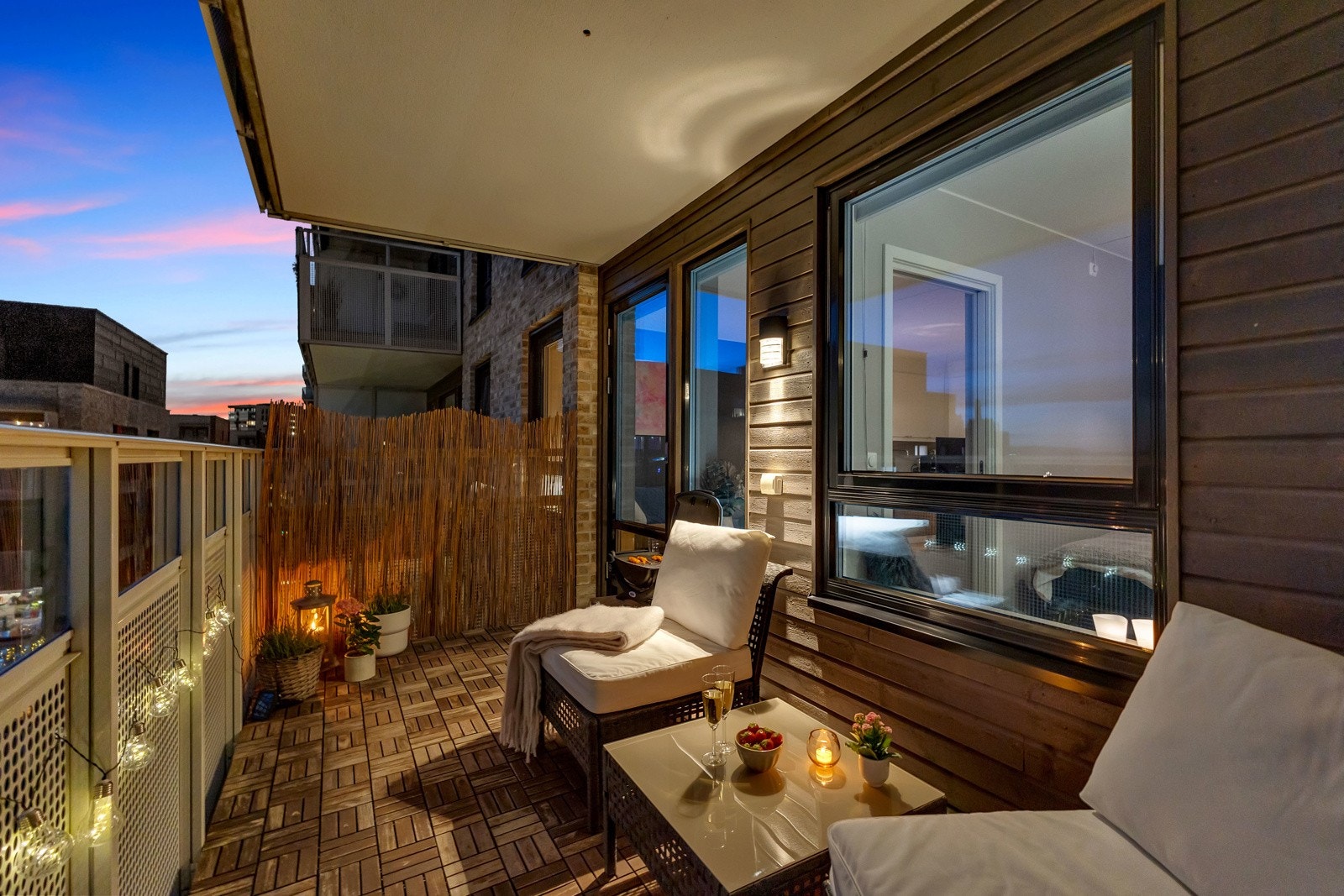 Med ca. 9 kvm innyr balkongen til sen kveldskos med grilling og hygge. Galleribilde