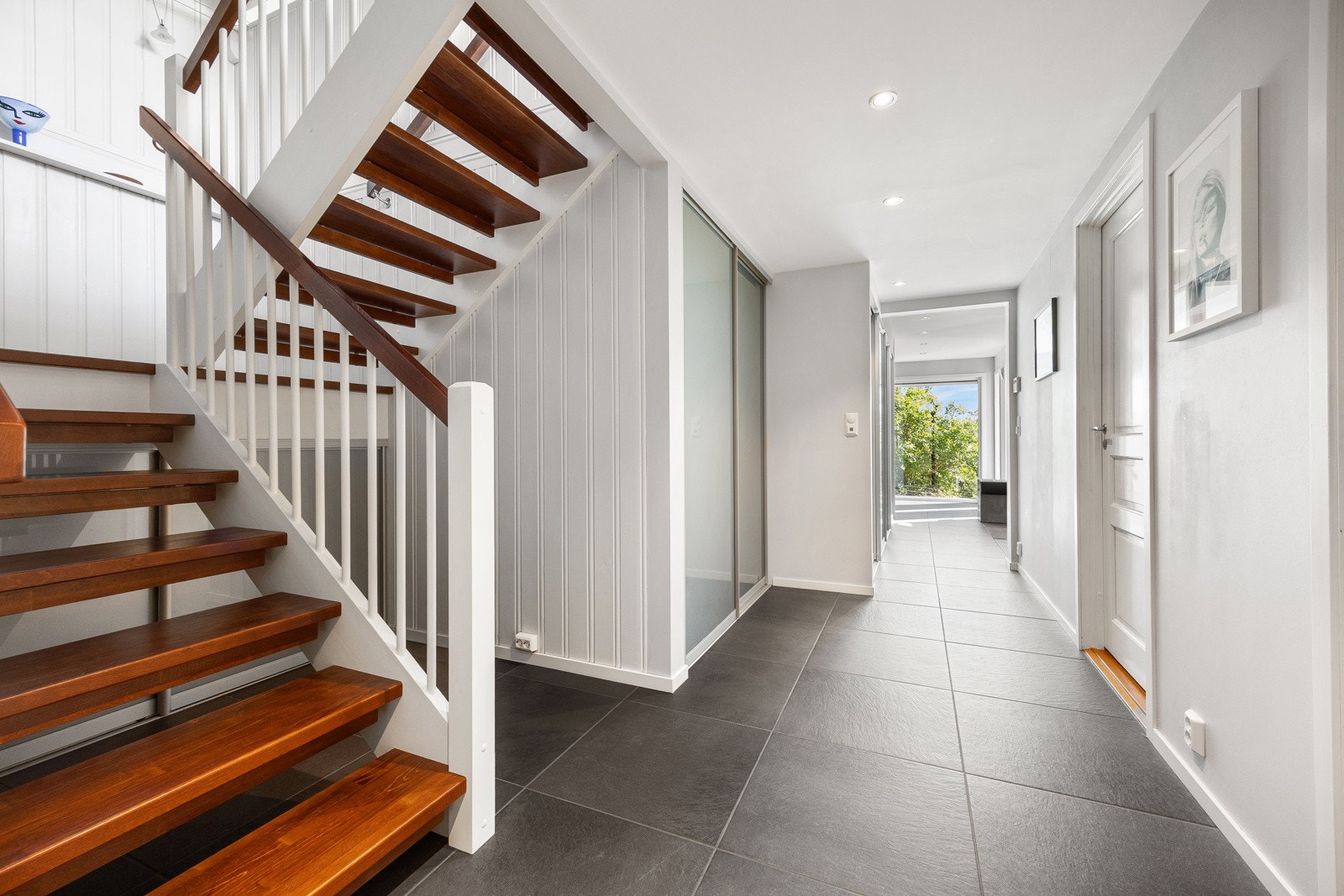 Underetasjen. Galleribilde