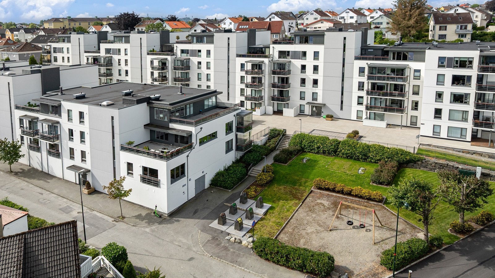 En kort spasertur gjennom Gamle Stavanger og langs Havnepromenaden gir både historisk sjarm og sjøutsikt. Galleribilde