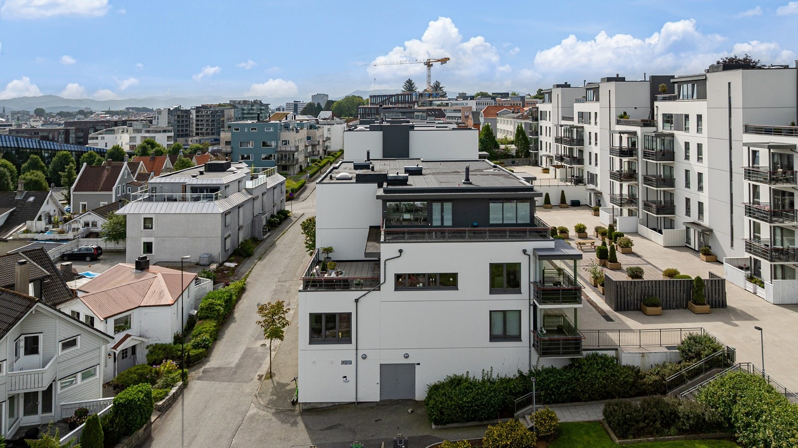Alt i alt fremstår leiligheten som moderne, velholdt og med en gjennomført helhet - dette bør oppleves på visning. Galleribilde