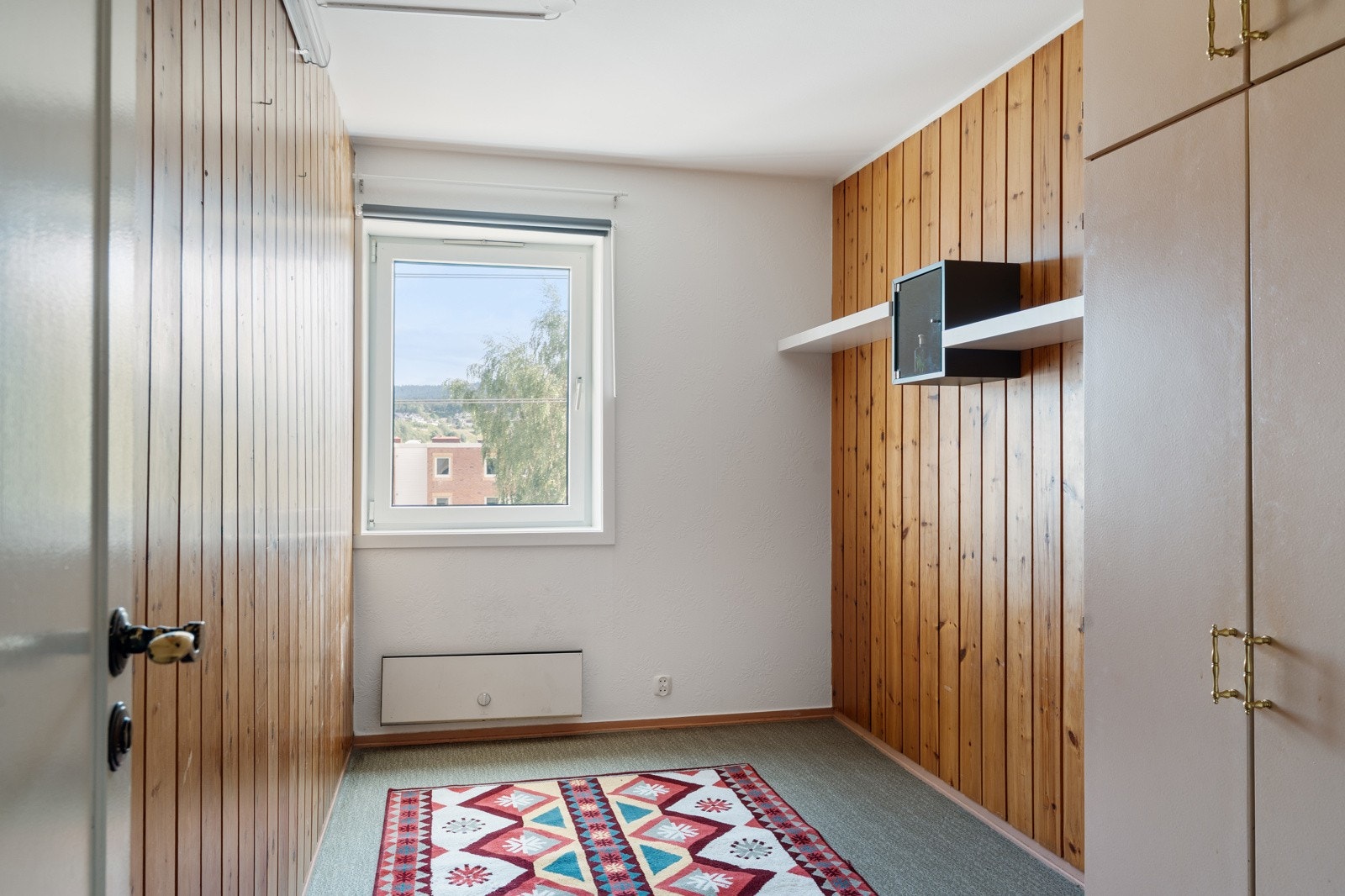 Det er gode oppbevaringsmuligheter på alle rom. Galleribilde