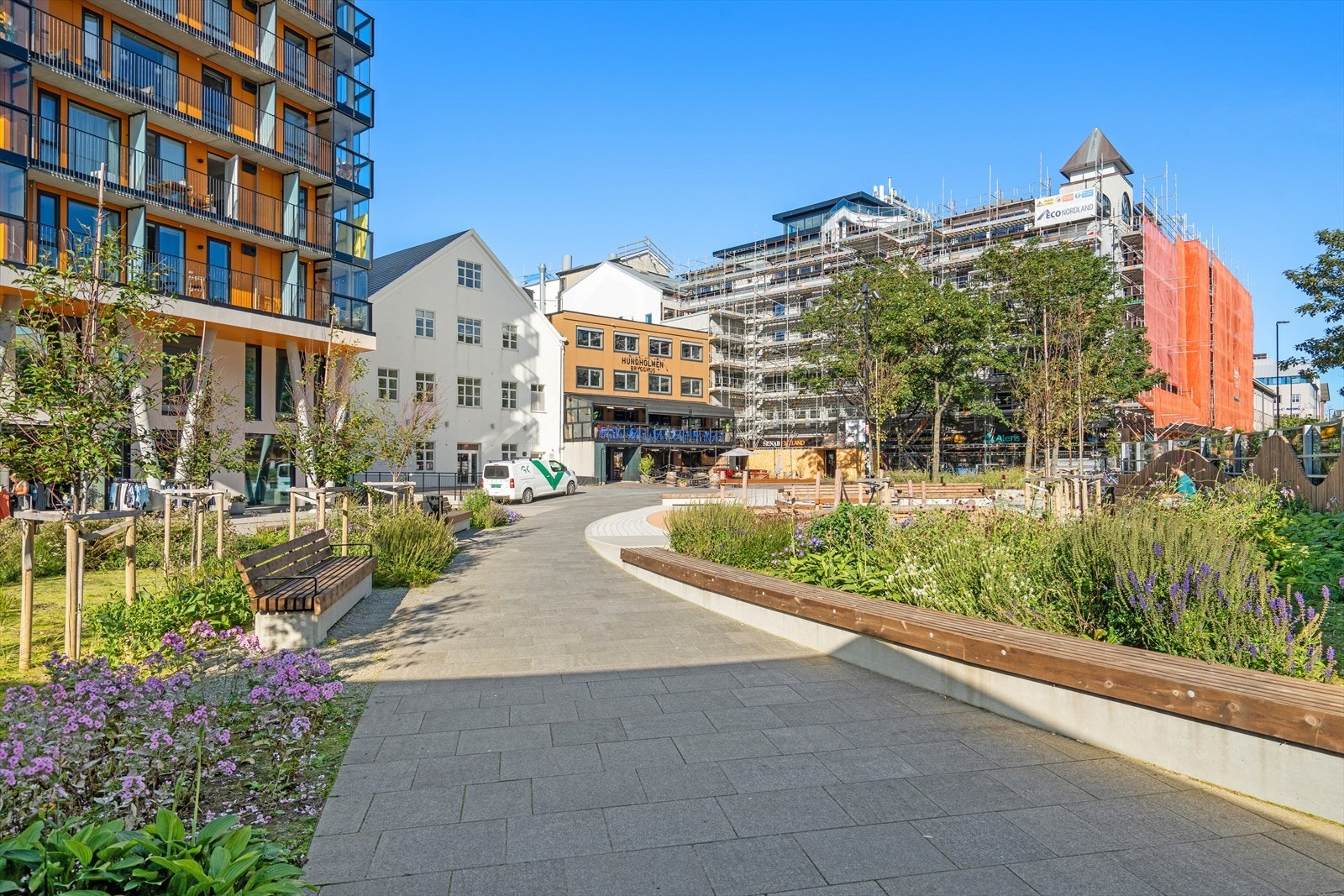 Her bor du urbant med et pulserende byliv rett utenfor døra. Galleribilde