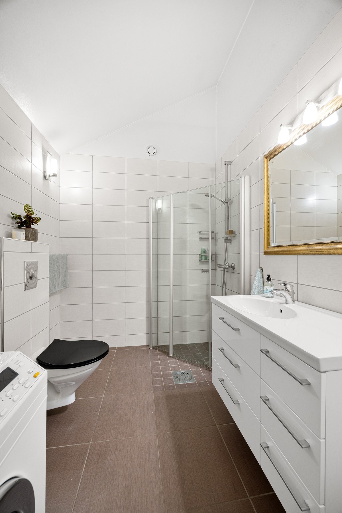 Flislagt bad rehabilitert i regi av borettslaget i 2008. Galleribilde