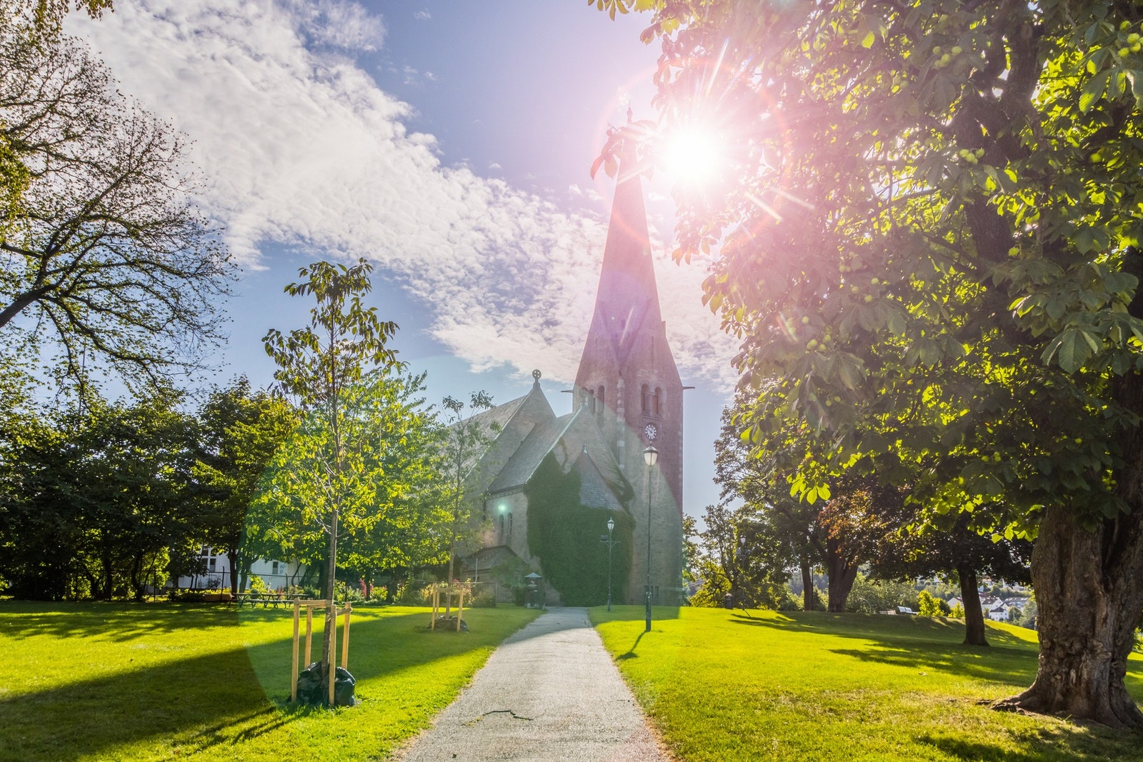 Nærområdet - Ærverdige Vålerenga kirke. Galleribilde