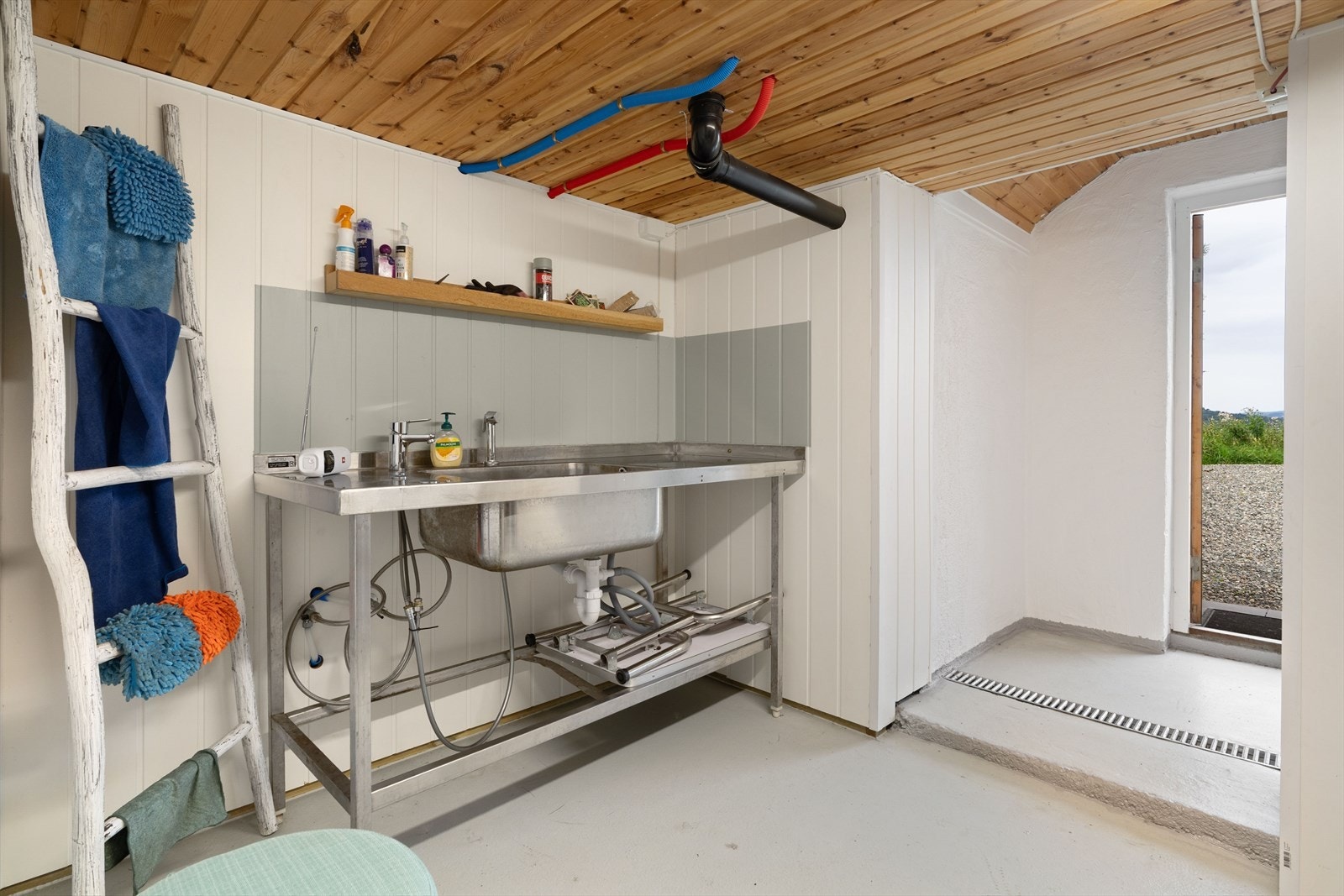 Etablert området med vask i kjeller. Galleribilde